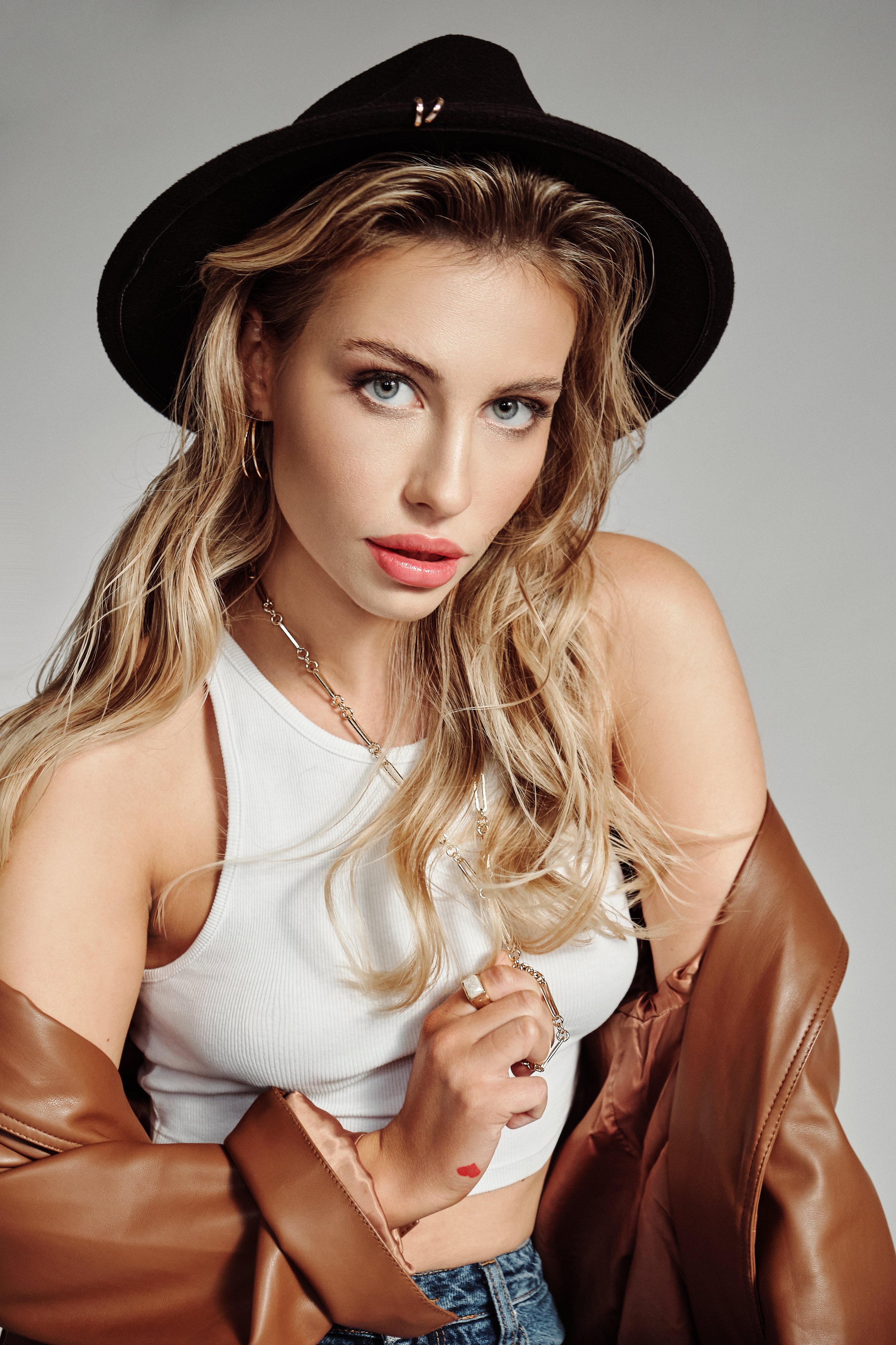 ALINA_0174+.jpg