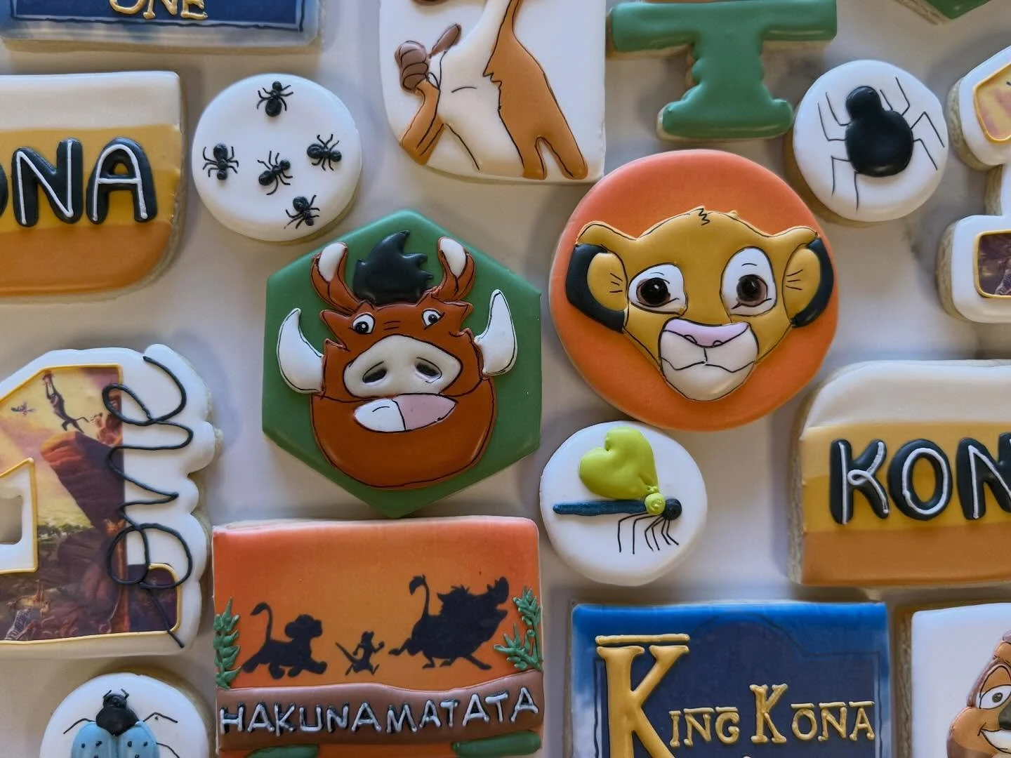 It&rsquo;s been a minute since I&rsquo;ve posted&hellip;life has been seriously life-ing 🫠 But we&rsquo;re back with something way cuter than my to-do list&hellip; these Lion King cookies 🦁✨

Between custom orders, coffee-fueled late nights, and re