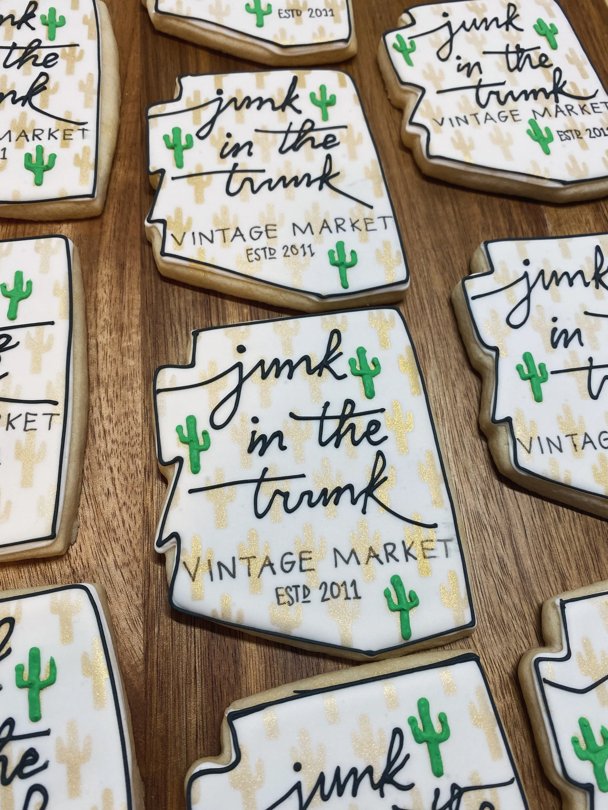 Junk in the Trunk week is here! 🤍
We&rsquo;ve been lucky enough to be part of @junkinthetrunkvintagemarket since September 2021 and 11 markets later, it&rsquo;s still one of our favorite weekends of the year.
This year is extra special as Junk celeb
