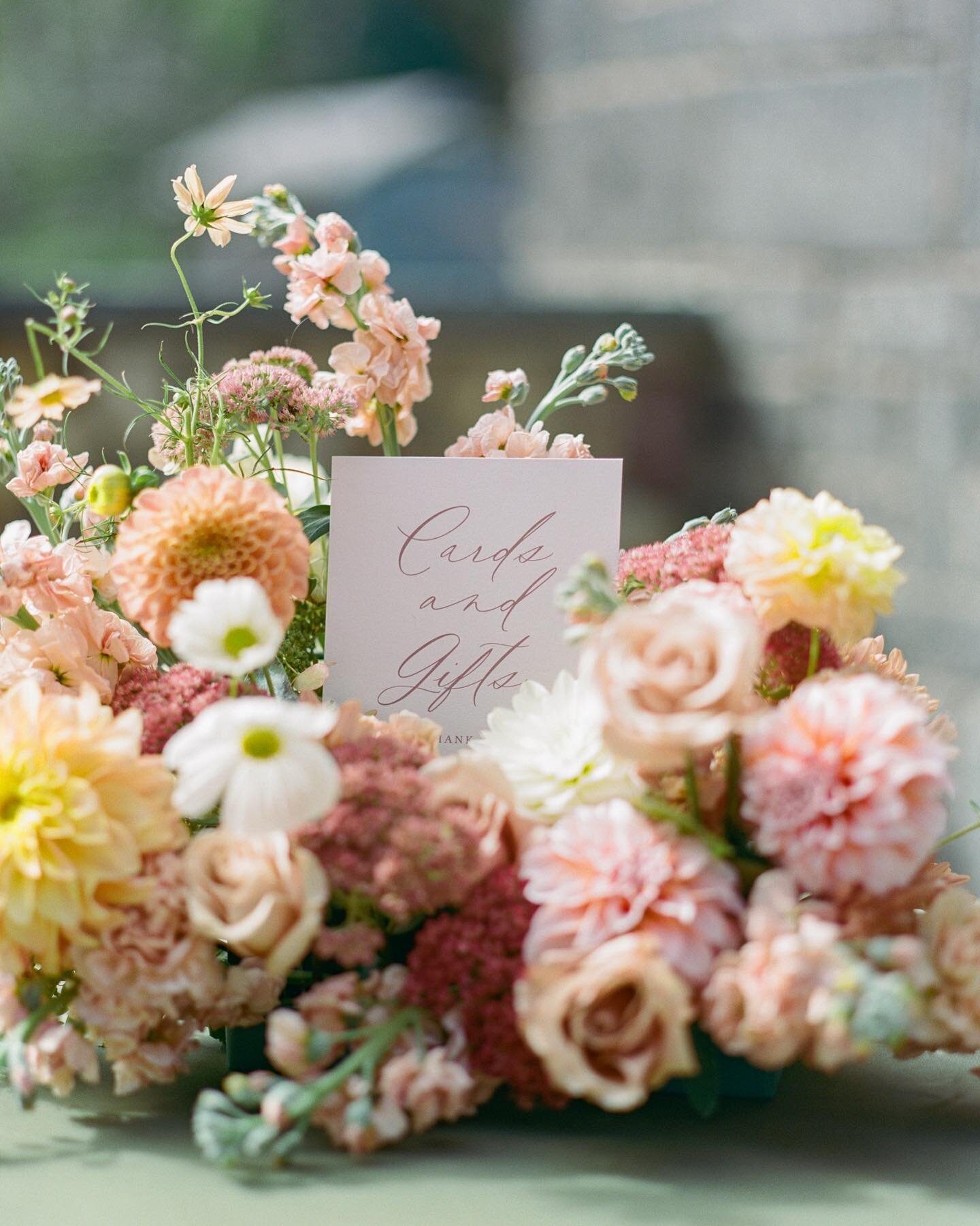 Paper and florals, a match made in heaven ☁️ Miranda and Luc&rsquo;s day was filled with the most stunning florals from @rootedinflora 

Full vendor team
Day-of Coordination, Event Management and Creative Event Design: @novalee_events
Photographer: @