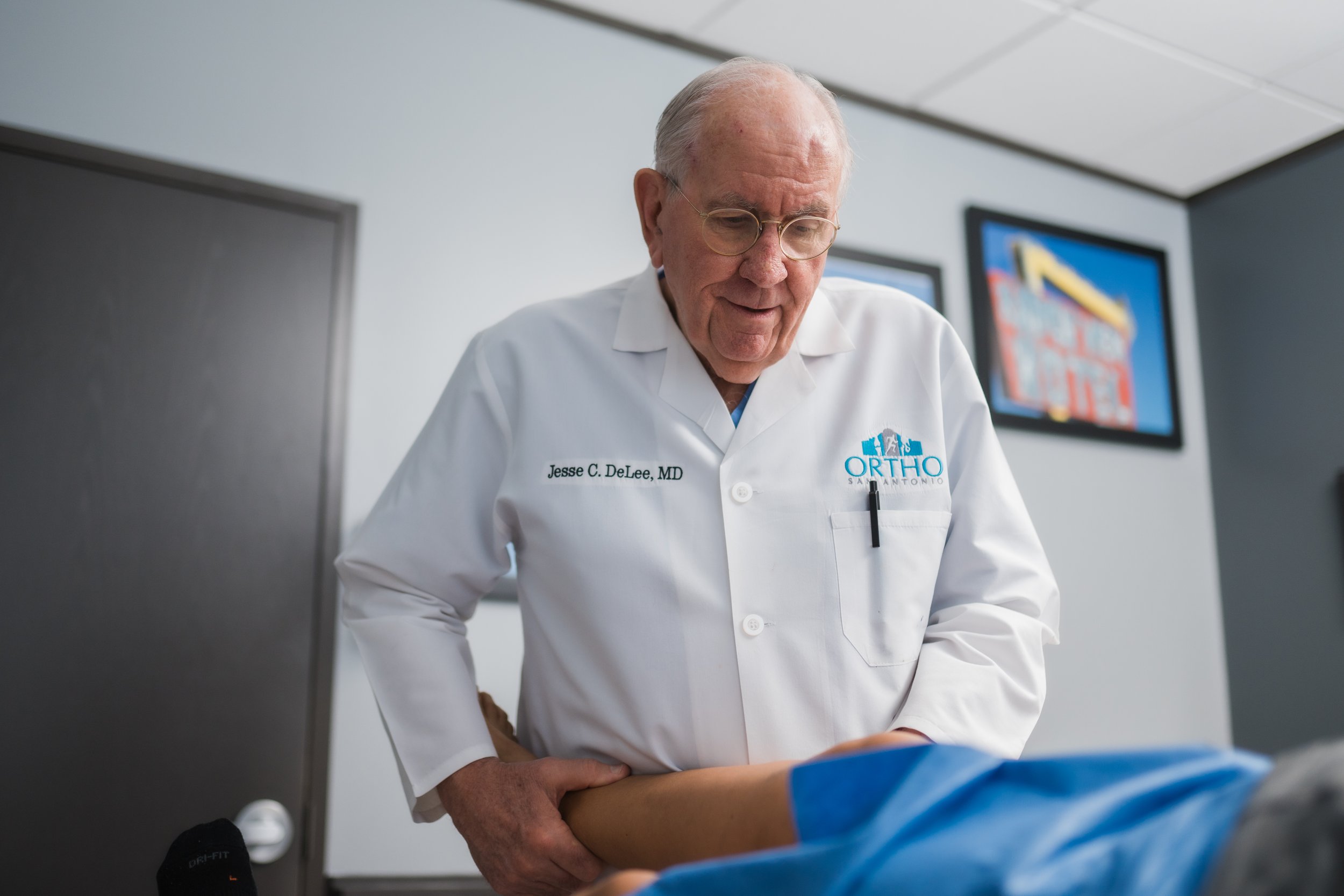 Dr. DeLee, Orthopedics and Sports Medicine in San Antonio