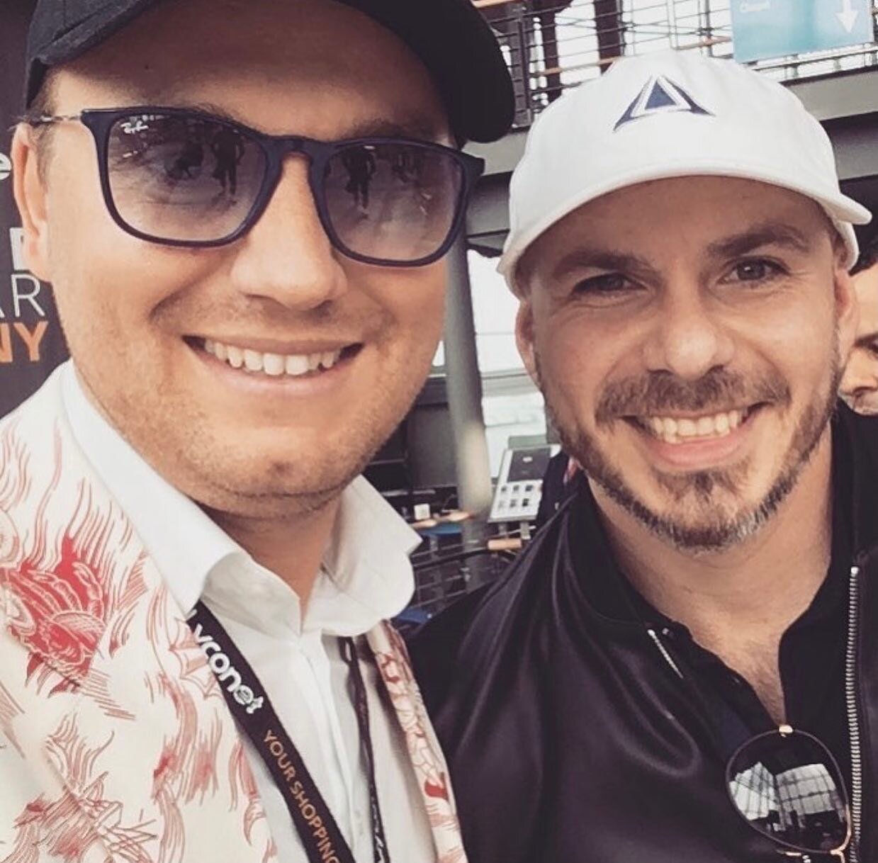 @pitbull in his customized @limitlesslgnds hat, always taking the time to stop and show love to his fans. He&rsquo;s the true definition of a Limitless Legend. #LiveLimitless #LimitlessLegends #AspireToInspire #UnleashYourPotential #CreateYourLegacy