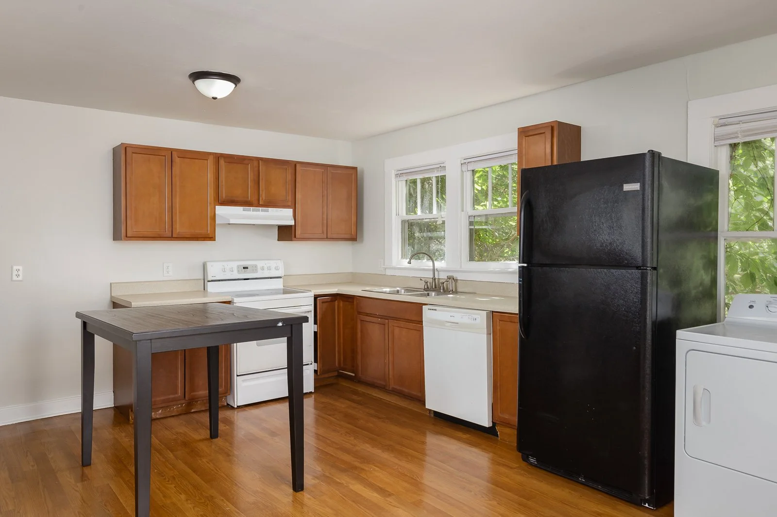 525 N Chestnut Street (4 of 16).jpg