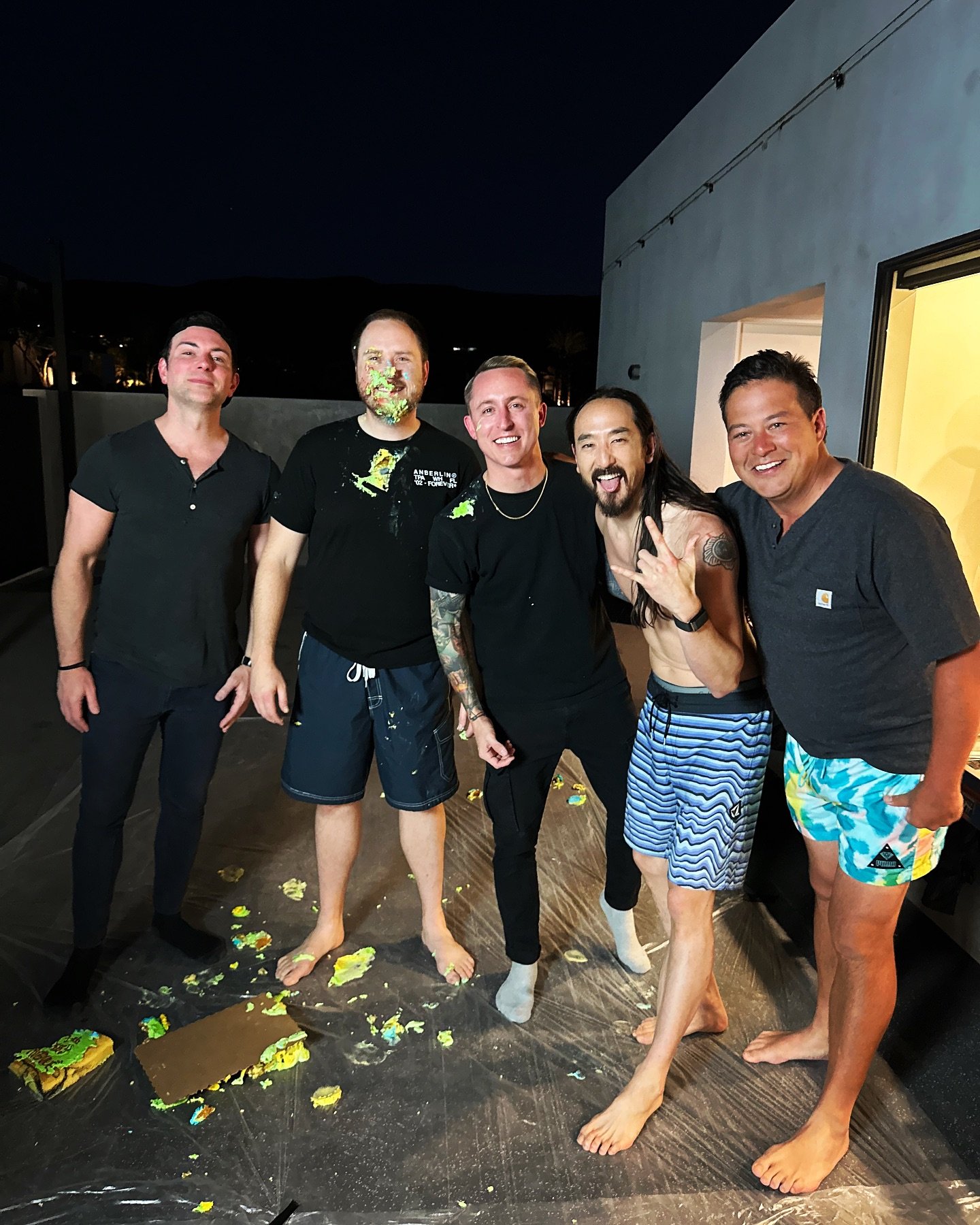 That time we got caked by @steveaoki 🎂 #oceanavenue 
&bull;
&bull;
&bull;
#yellowcard #yellowcardband #steveaoki #poppunk #emo #remix 📸 Acacia Evans