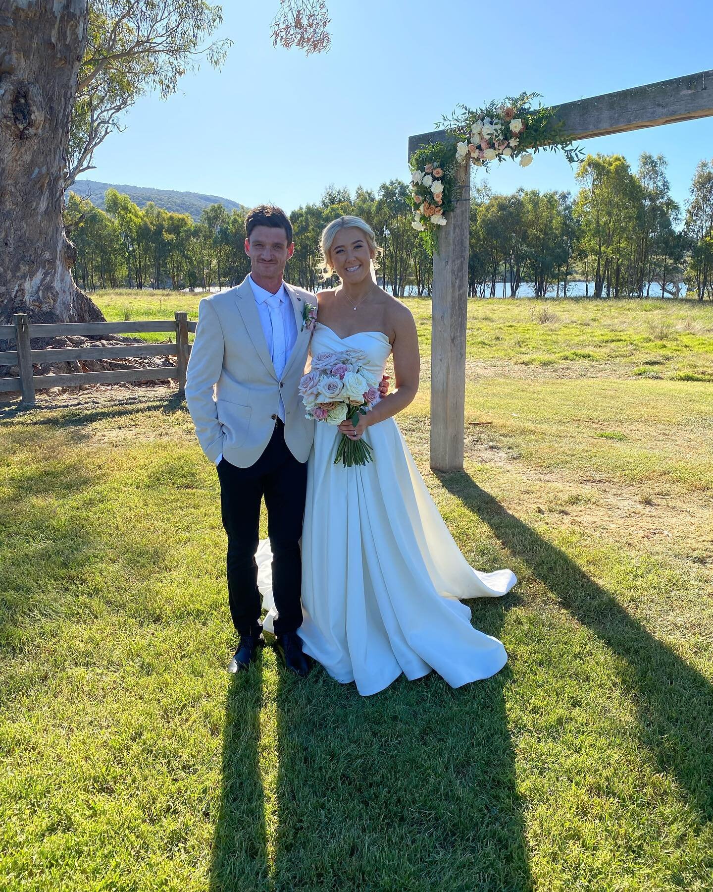 Woo ! Hoo ! Look at this gorgeous couple. Amanda &amp; Tom, happily Married at The Wool Press&rsquo; Absolutely perfect weather and location. I loved it. 💕Amanda was an ex student of mine, how special 💖💐🥂#janetschirmermarriagecelebrant #janetcele