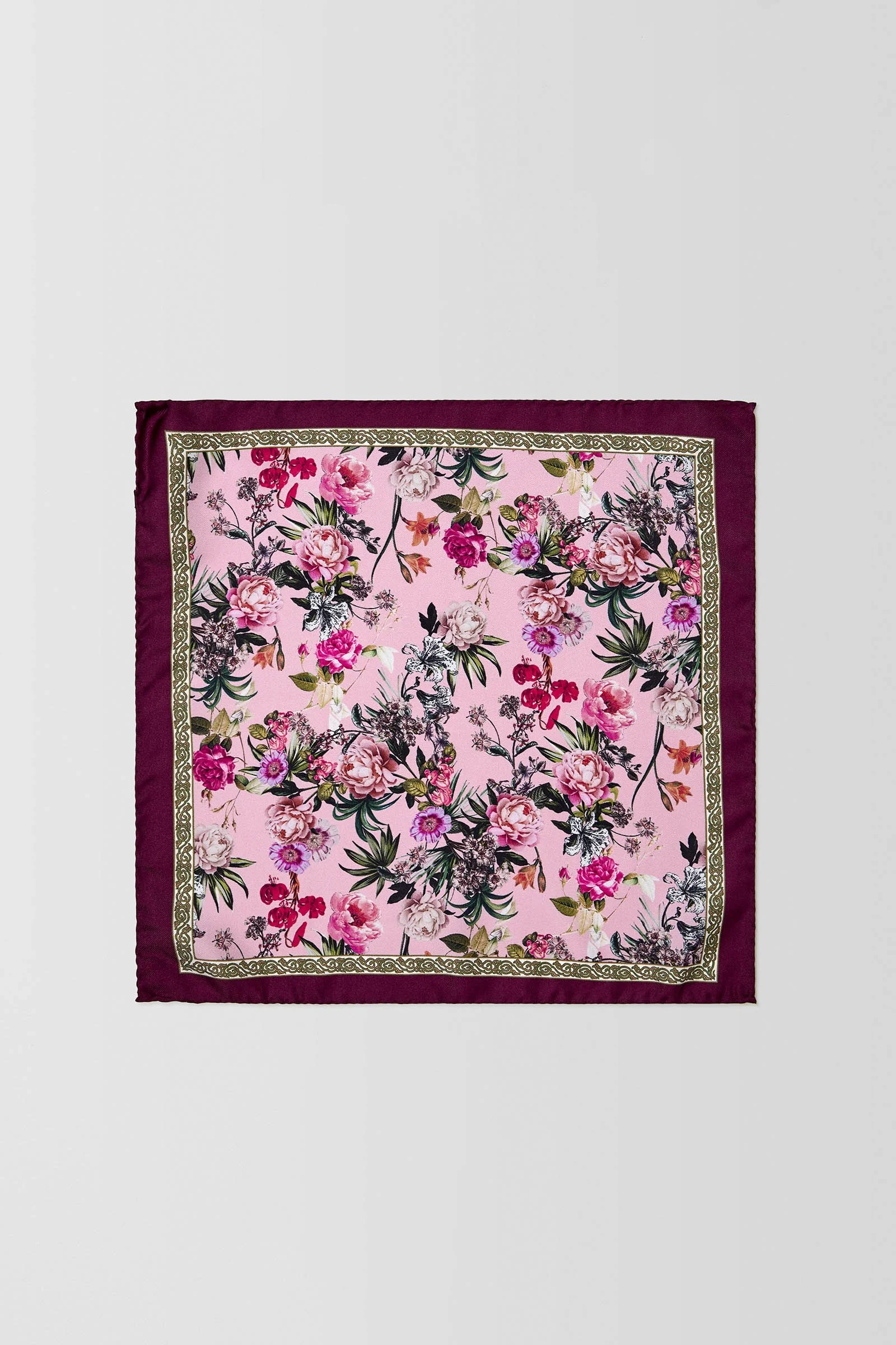    Shop - Peonies Pocket Square    
PCAW100013 Bordeaux