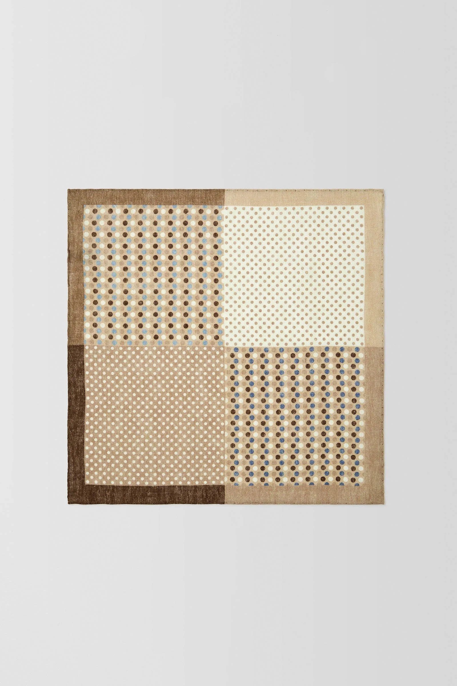    Shop - Linen Polkadot Pocket Square    
PCAW100018 Coffee