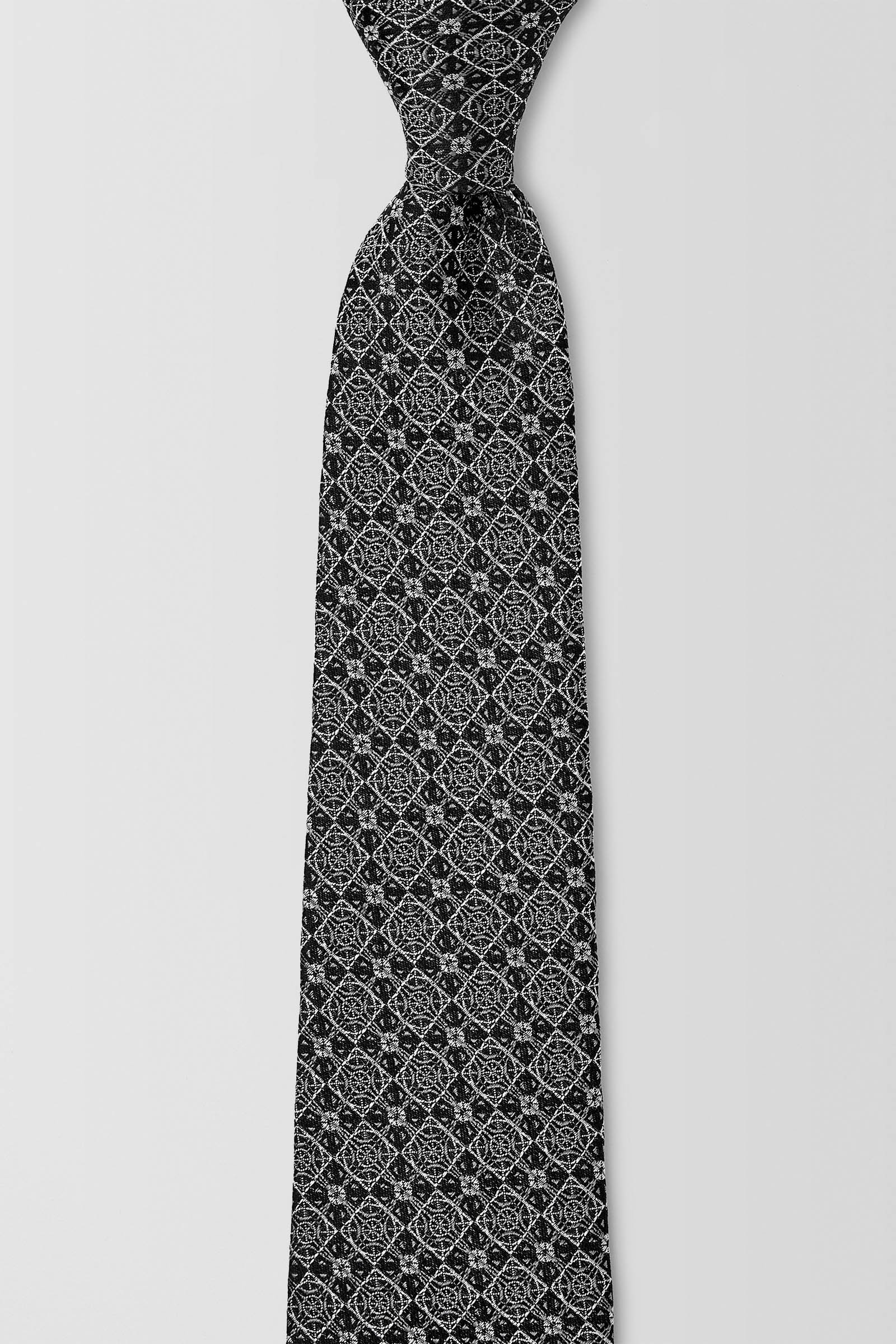  Astrolabe 7.5cm Tie  
PCAW100004 Black and White