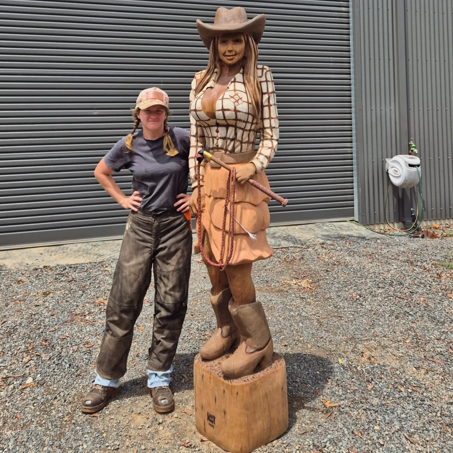 Back in the workshop, making wood look pretty. 

Sorry boys, this cowgirl is taken and will be guarding the entry gate to the Kenilworth Country Cabins. Hopefully turning heads and attracting even more business for the cabins.

I took a chance on usi