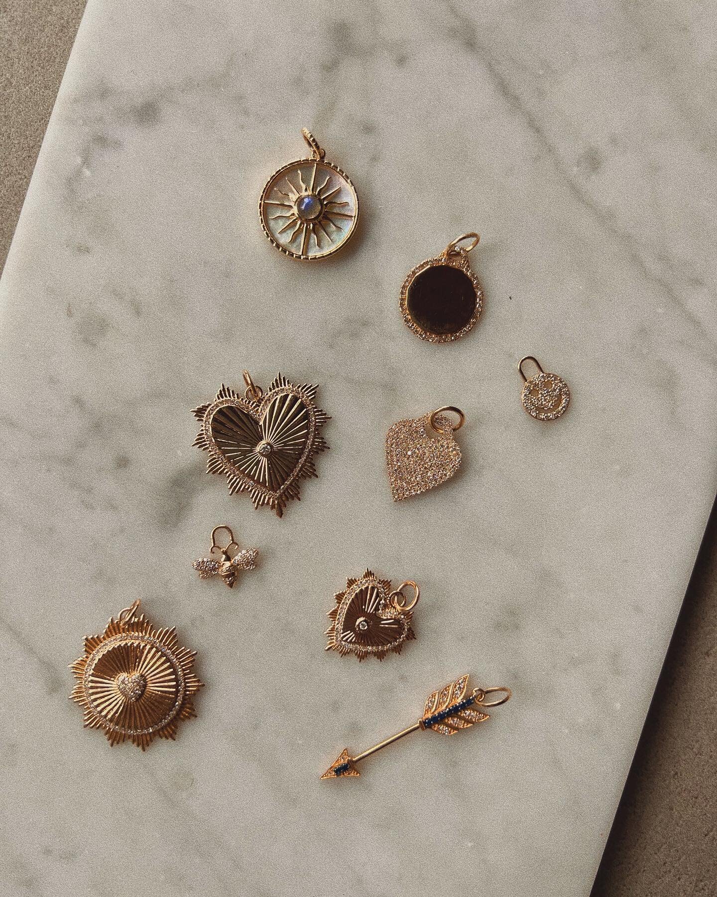 Charms, charms, and more charms🤍

#neckmess #neckmessoftheday #encirkledjewelry
