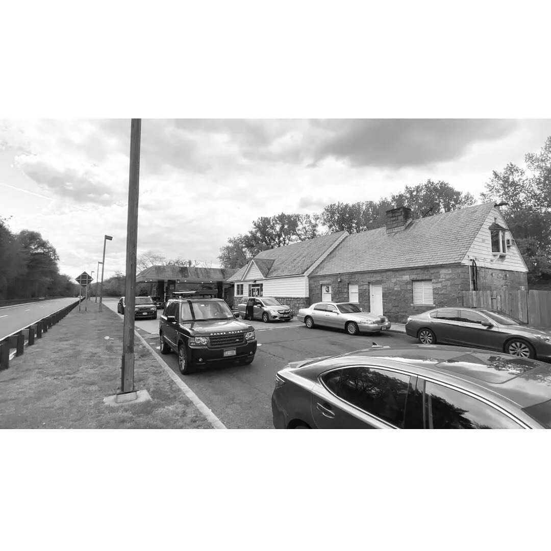 The Future Station Project studies 9 prototypes around New York State with urban, rural and highway locations. This one is in Tappan on the Palisades Interstate Parkway. See the link in the bio for more info. #gasstation #electricvehicle #evchargings