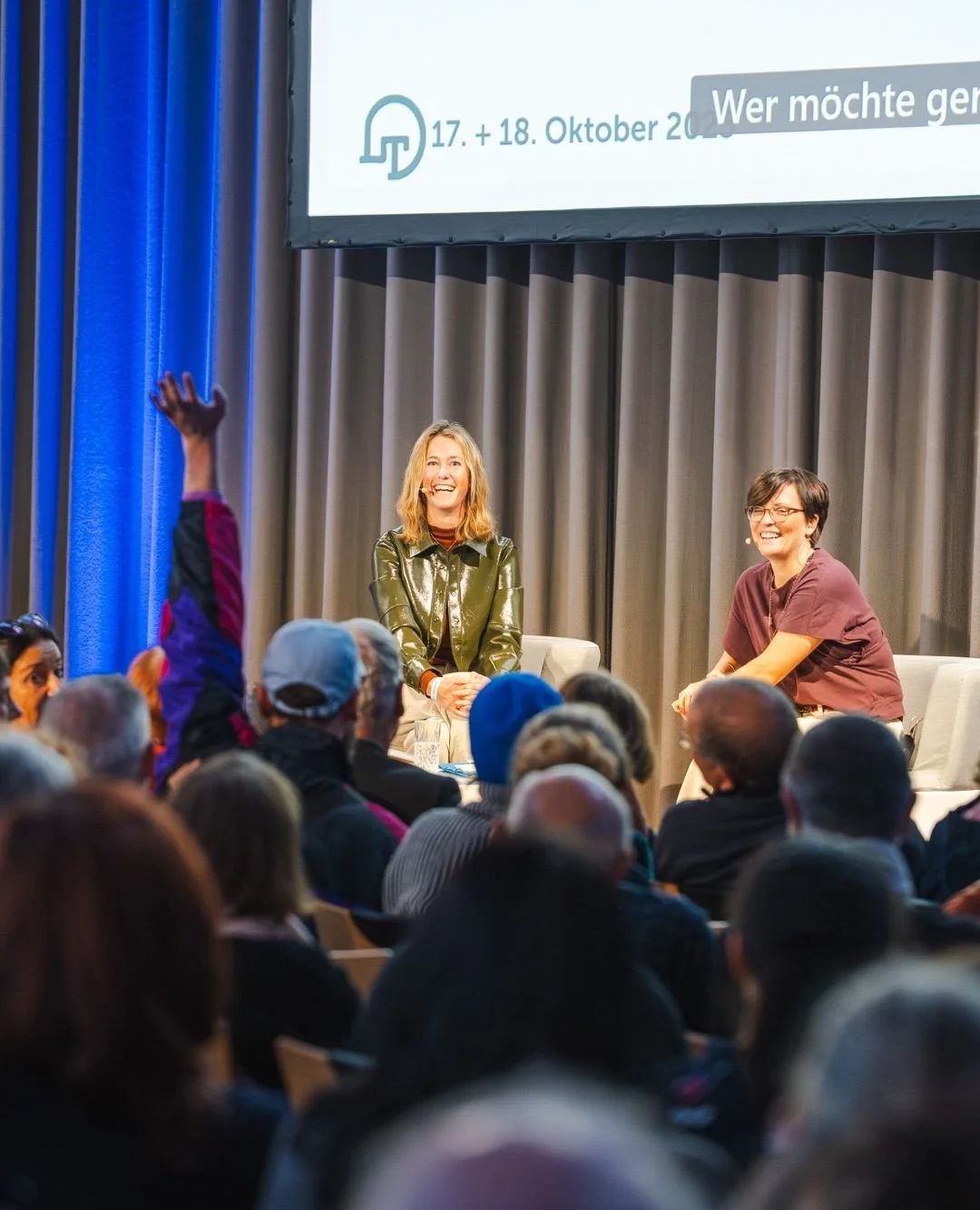 〰️ About last weekend⁠
I love that there are still firsts in life, such as moderating a book launch for the first time. @charlottewiedemann invited me to join her on stage at the @_lebenundtod event in Freiburg, and of course I was honoured and happy