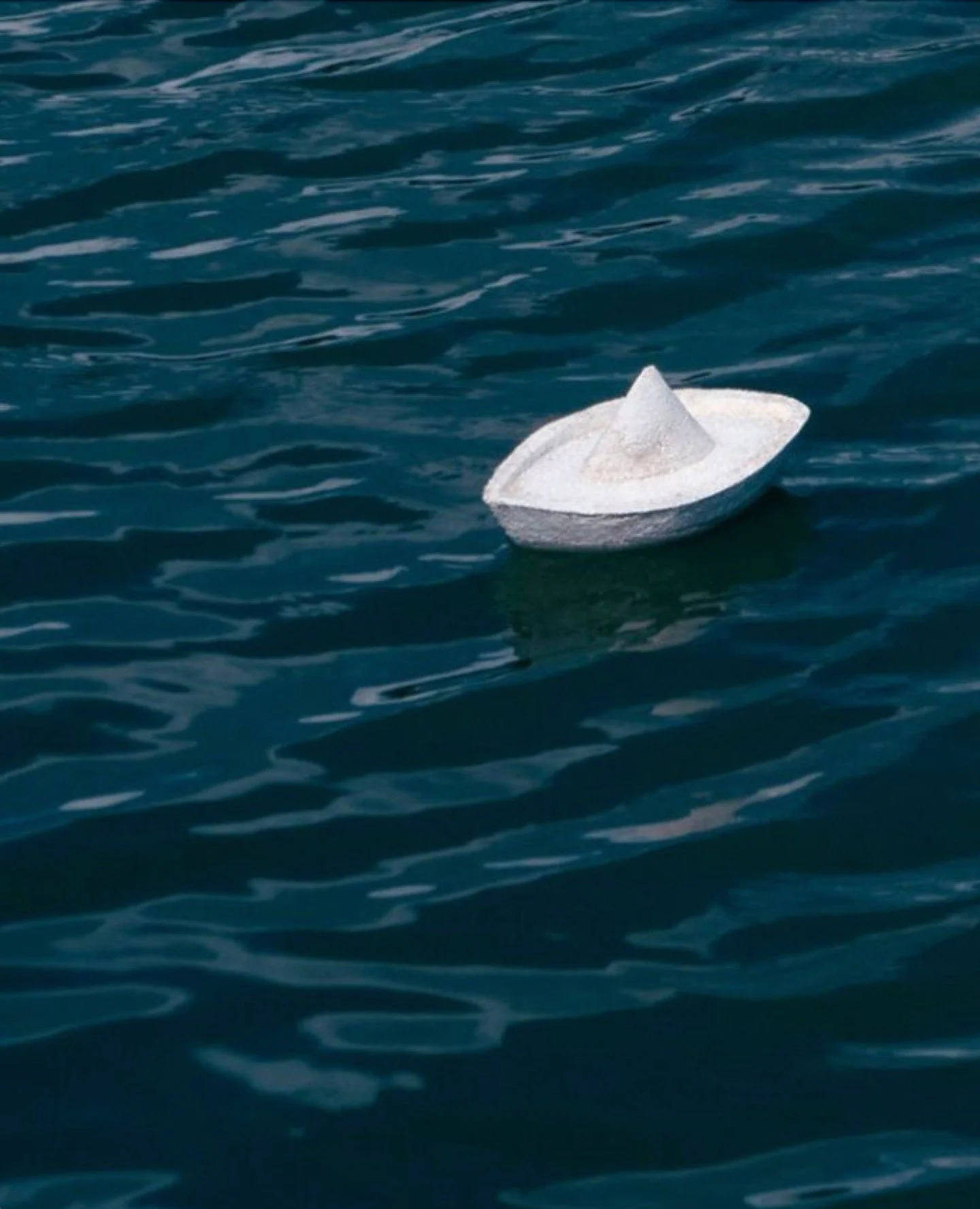 ⛵️ Sailing into the Afterlife &mdash; With Mycelium 🍄⁠
⁠
Recently, there has been a lot of talk about #fungi and #mycelium, and Brazilian sustainable products brand Mush (@mush.eco) is now using them to reimagine the funeral urn. Rather than being c