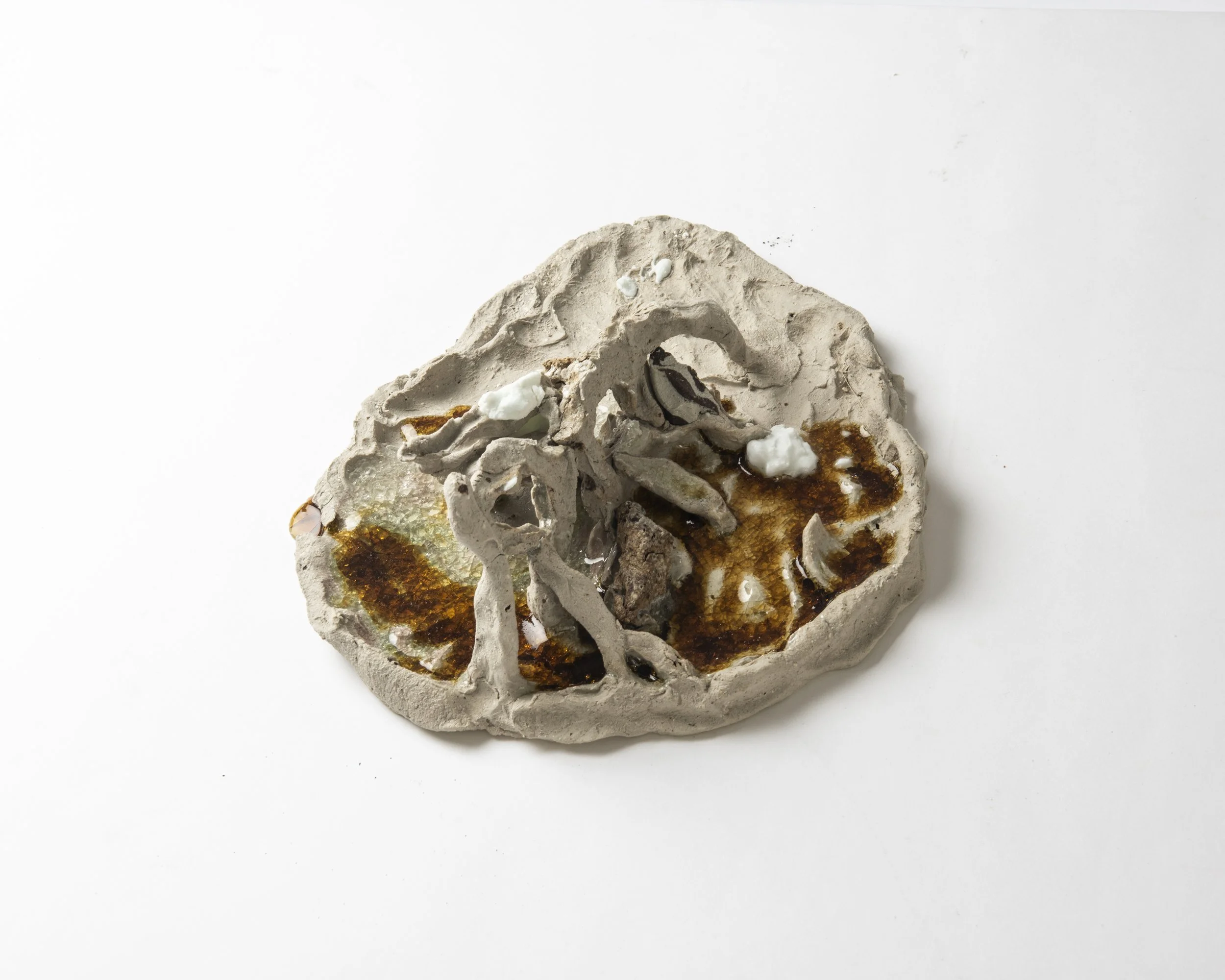 Portal meltings II, 2025, stoneware ceramics: ball clay, silica, ash, potash feldspar, eggshells, glass, 27 x 22 x 10cm. 