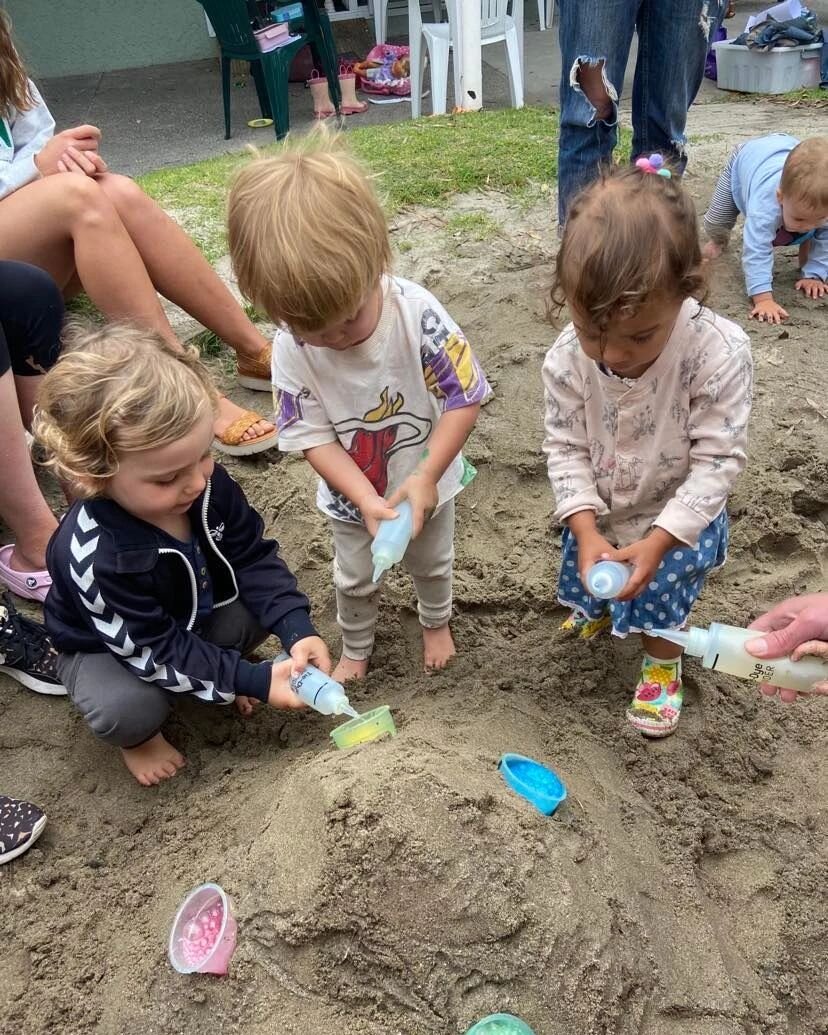A fun 🌈 twist on a tried and true classic 🌋. The tamariki loved adding white vinegar to baking soda and seeing the reaction 🧪🧪

#children #learning #through #play #mountmaunganui #playcentre #playcentrenz