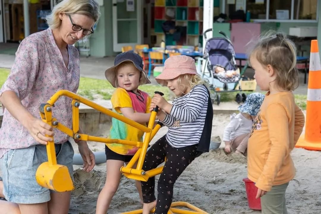 🌸🌸🌸Mother's Day Raffle🌸🌸🌸

To help us meet our fundraising target (and ensure we can build a new playground at our new centre!), our Community Knot team are organising a Mother's Day raffle - and we need your help!

🌸 We are asking for all mem