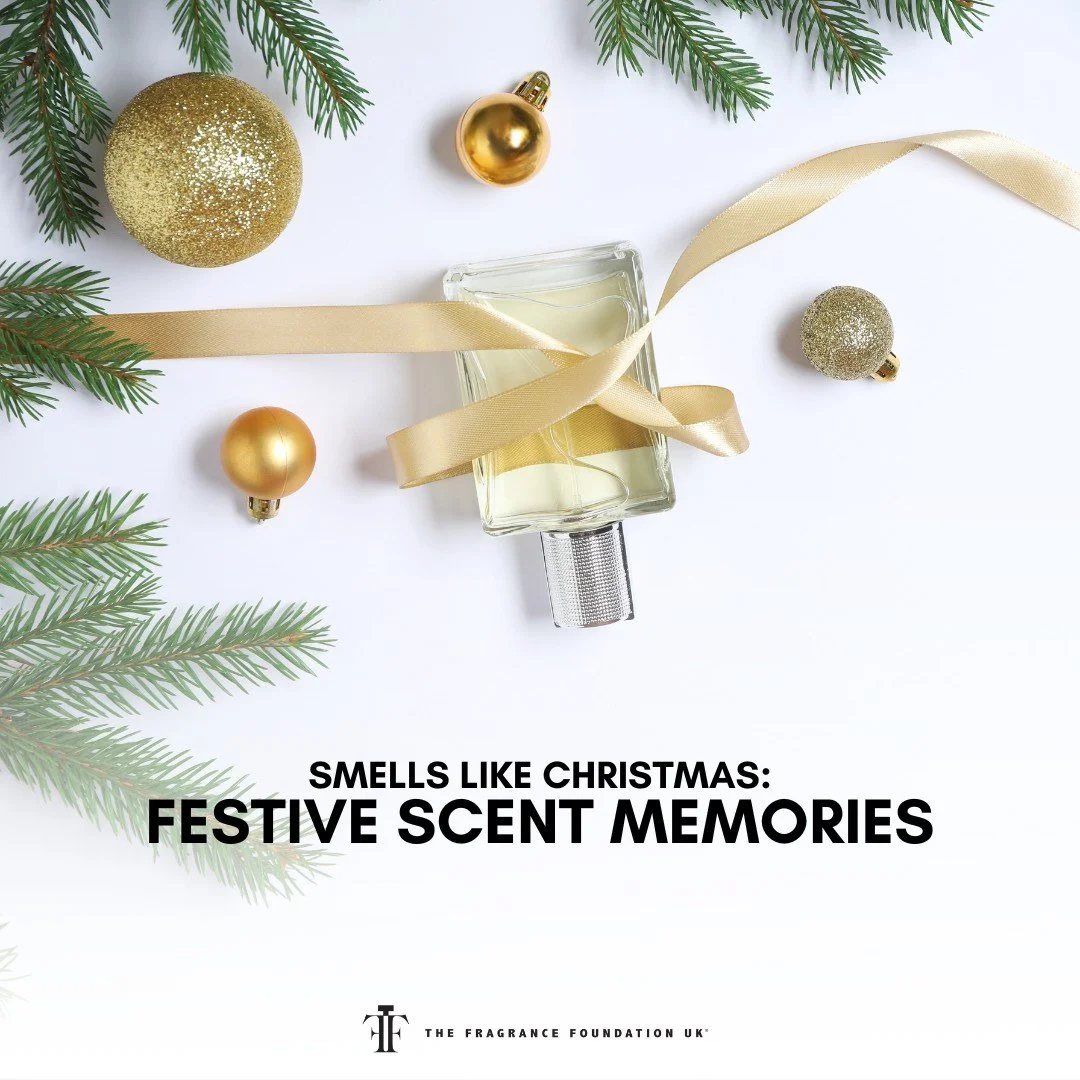 What are your Christmas scent memories?
Unveil the magic of the festive season through cherished aromas that have accompanied us through life!

From the sparkling sweetness of clementine peel to the rich warmth of pipe tobacco, the smells of Christma