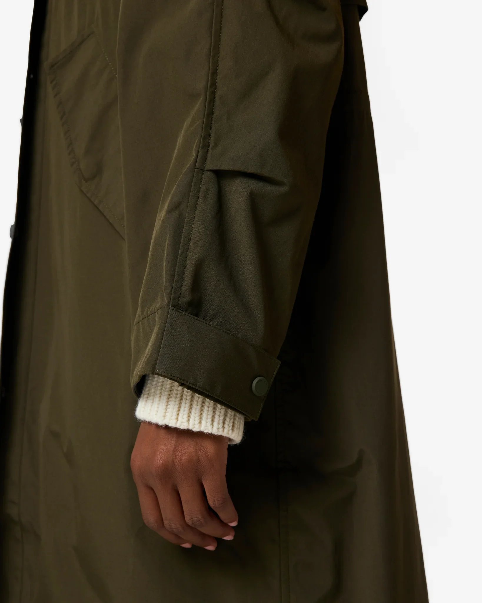 Shaped sleeves adds another dimension to the silhouette.