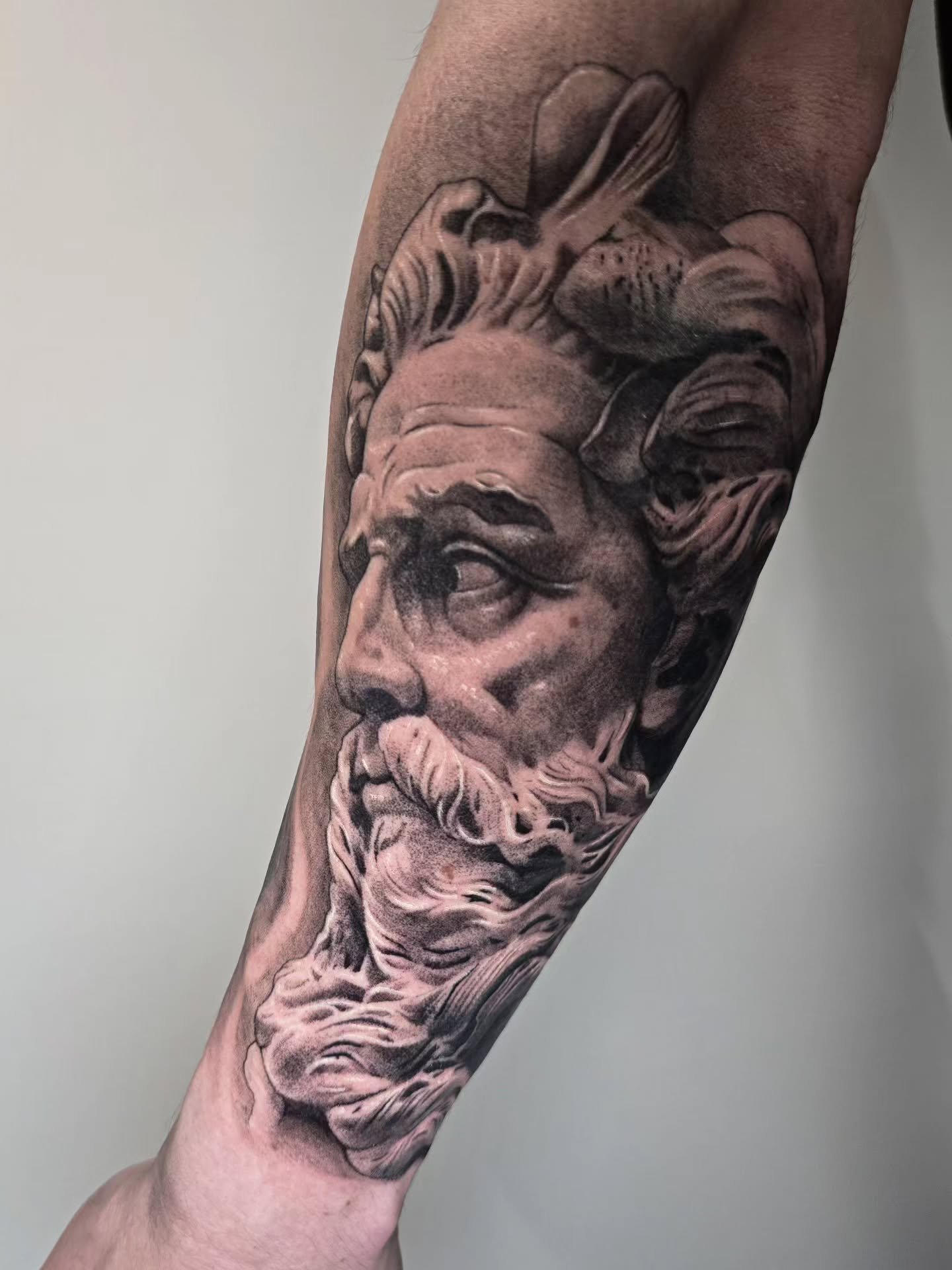 ⚡️PROJET POSEIDON⚡️

Merci Sylvain de m'avoir fait confiance une nouvelle fois pour ce projet de tatouage sur le th&egrave;me de Poseidon.

N'h&eacute;sitez pas &agrave; me contacter par mail pour discuter de vos projets &agrave; arnaud.gomet@gmail.c