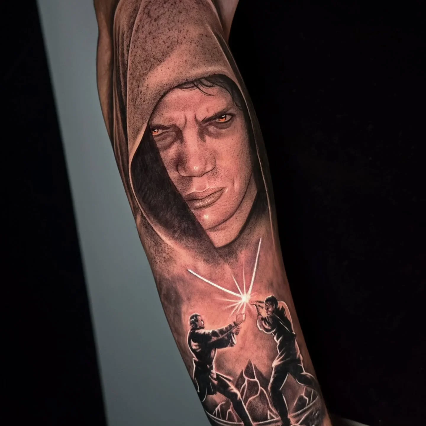 ⚡️PROJET ANAKIN SKYWALKER⚡️

Merci Julien pour m'avoir confi&eacute; ton projet tatouage sur Star Wars, j'adore r&eacute;aliser les portraits.
Si vous aussi vous voulez vous faire tatouer vos personnages de films pr&eacute;f&eacute;r&eacute;s n'h&eac