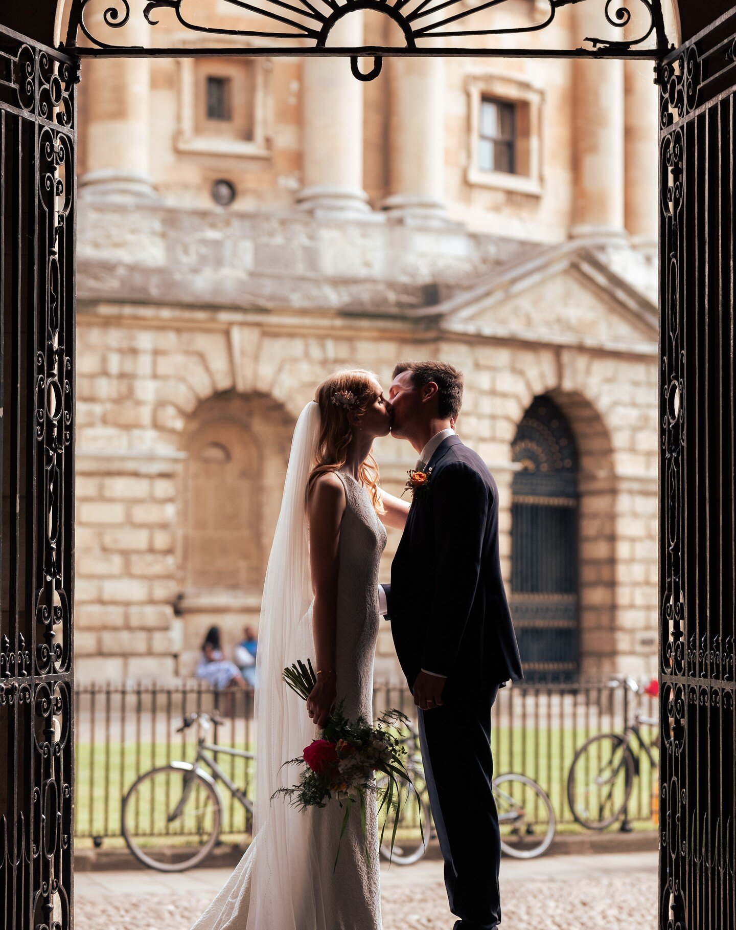 Backlit shot of A&amp;A's Oxford wedding from last summer, taken just next to Radcliffe Camera.
.
.
.
#weddingphotography #sunsetweddingphotos #sunsetweddingphotography #summerweddingphotos #autumnwedding #oxfordweddingphotographer #weddingphotograph