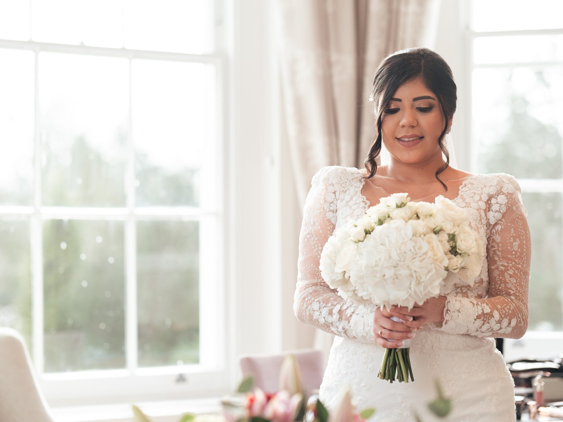 A couple shots of Emily before her wedding. Big windows are a must for Bride prep rooms! 
Makeup by @dallavecchiamakeup
.
.
.
#weddingphotography #oxfordweddingphotographer #weddingphotographer #oxfordshireweddingphotographer #bride #brideandgroom #j