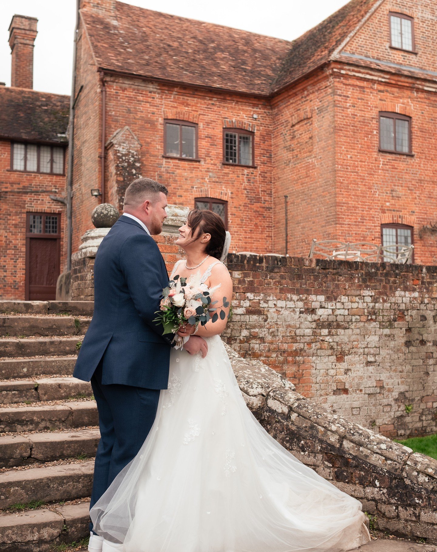 Shona &amp; Jamie were blessed with traditional british weather on their wedding day! Yes, that is Shona's veil flying away 😂

We still managed to get out there and get the shots! 
.
.
.
#weddingphotography #britishweather #oxfordweddingphotographer