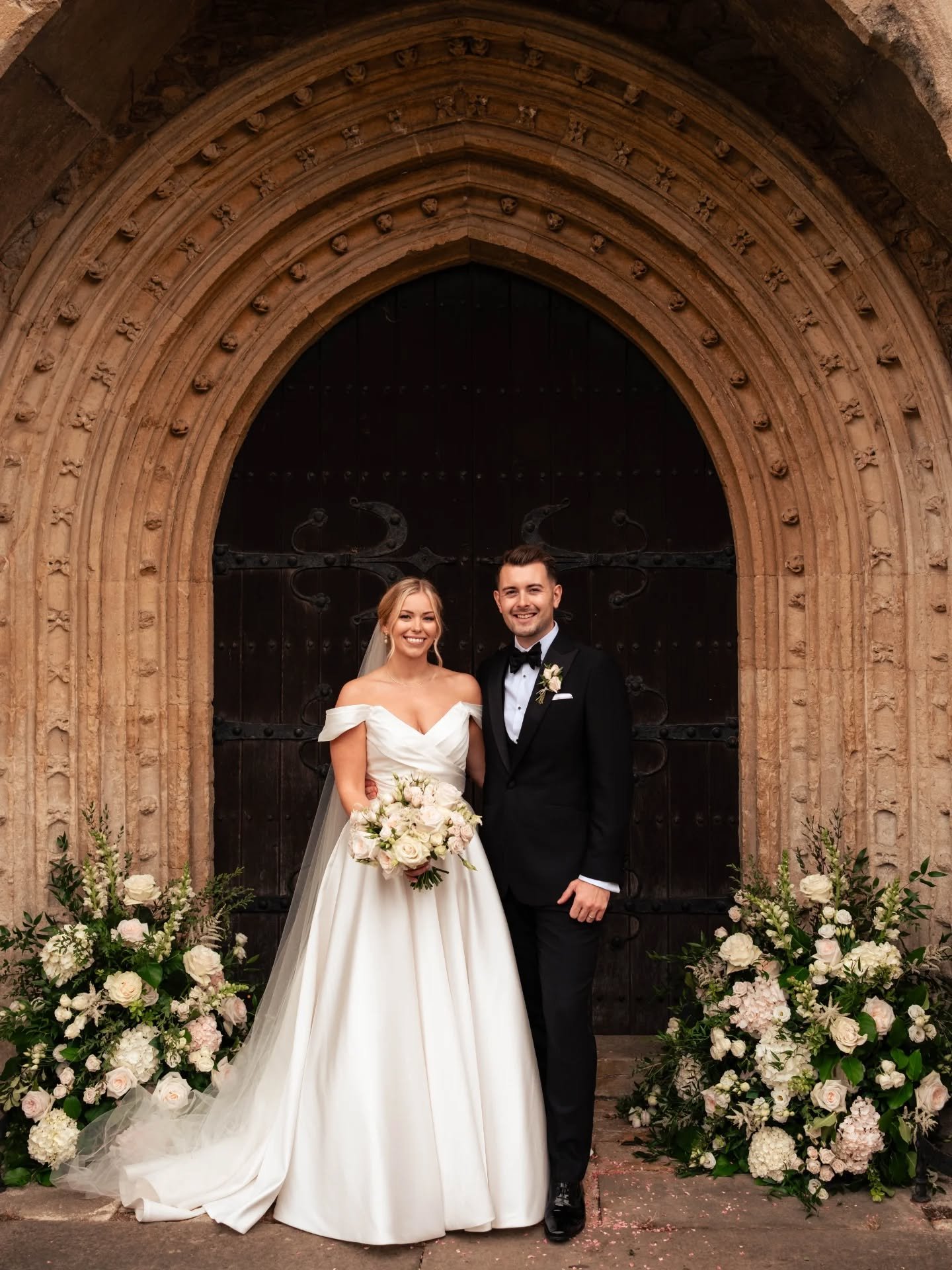 Another amazing couple... Emily &amp; Chris&rsquo;s gorgeous wedding took place at St Mary&rsquo;s in Bampton, the same church used for the wedding scenes in Downton Abbey. It&rsquo;s easy to see why - the church is absolutely stunning, inside and ou