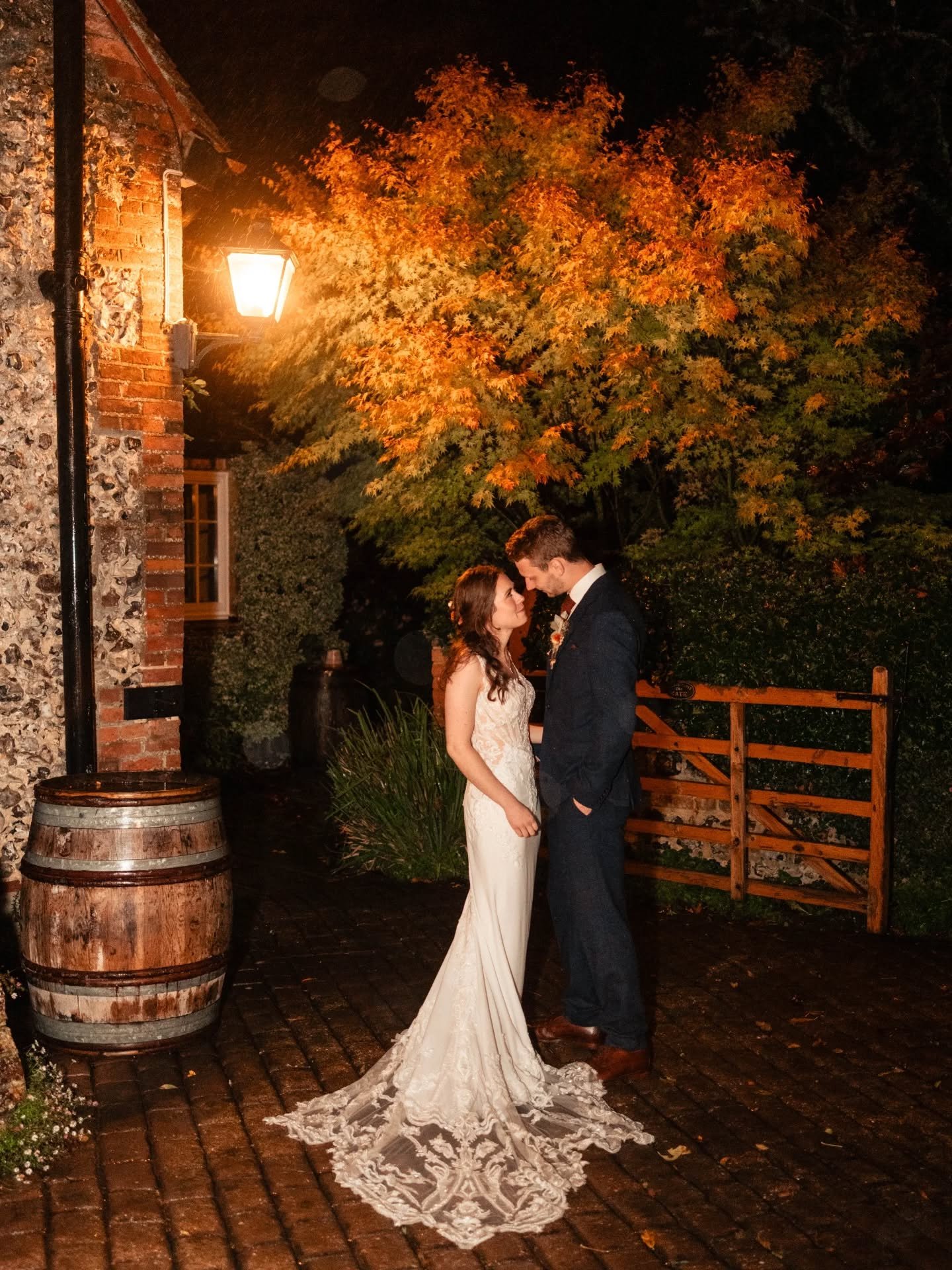 J &amp; D&rsquo;s big October day at the very cosy and intimate @oldluxtersbarn
It pretty much rained non-stop, which is always a bit of a worry as you never quite know how a couple will react, especially when you suggest stomping around in a field s