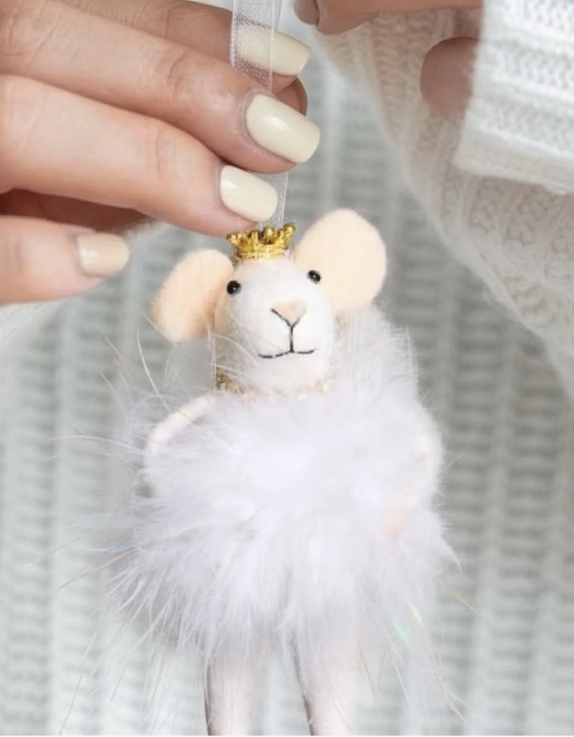 Find this cute little felt ornament in Indigo stores today. ❄️ 

Designed in collaboration with @indigo

#feltornaments #holiday #handcrafted #designedincanada #ornaments gift christmastree feltornaments