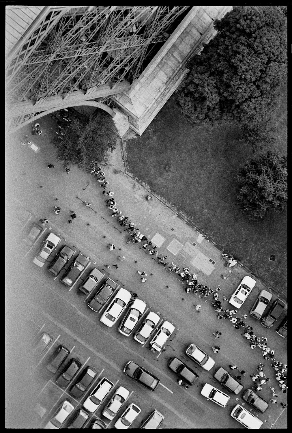Lineup for Eiffel Tower