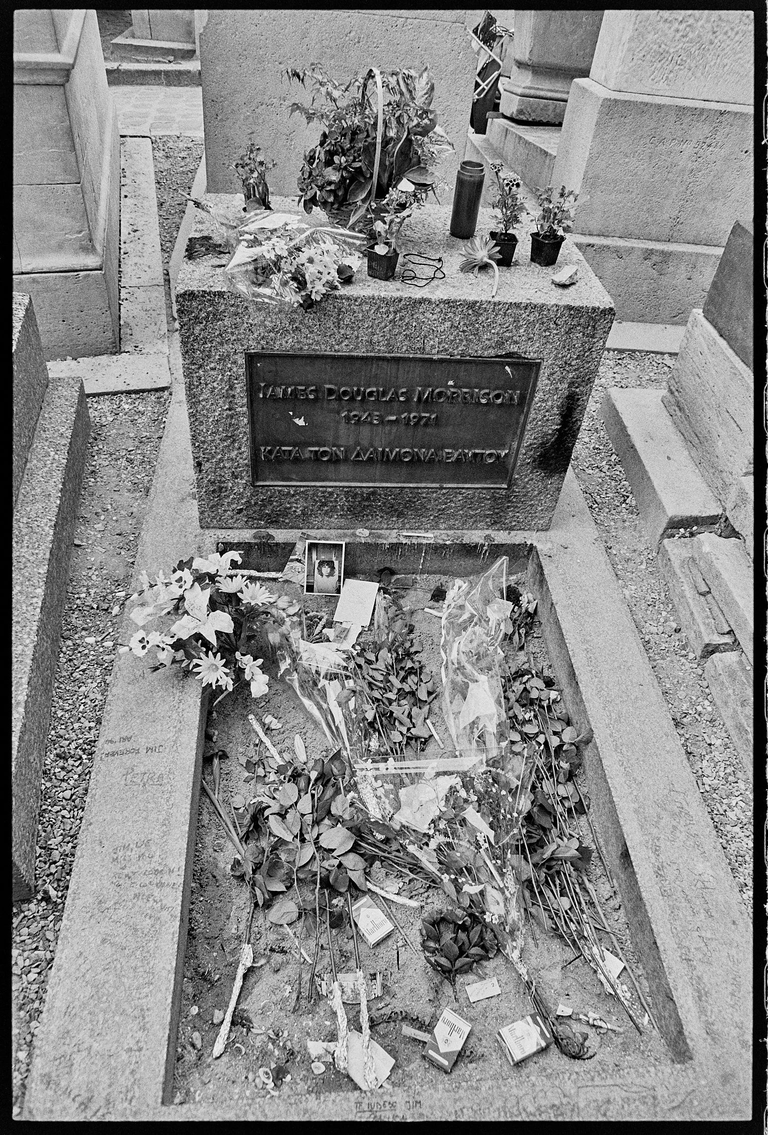 Jim Morrison's tomb, Paris