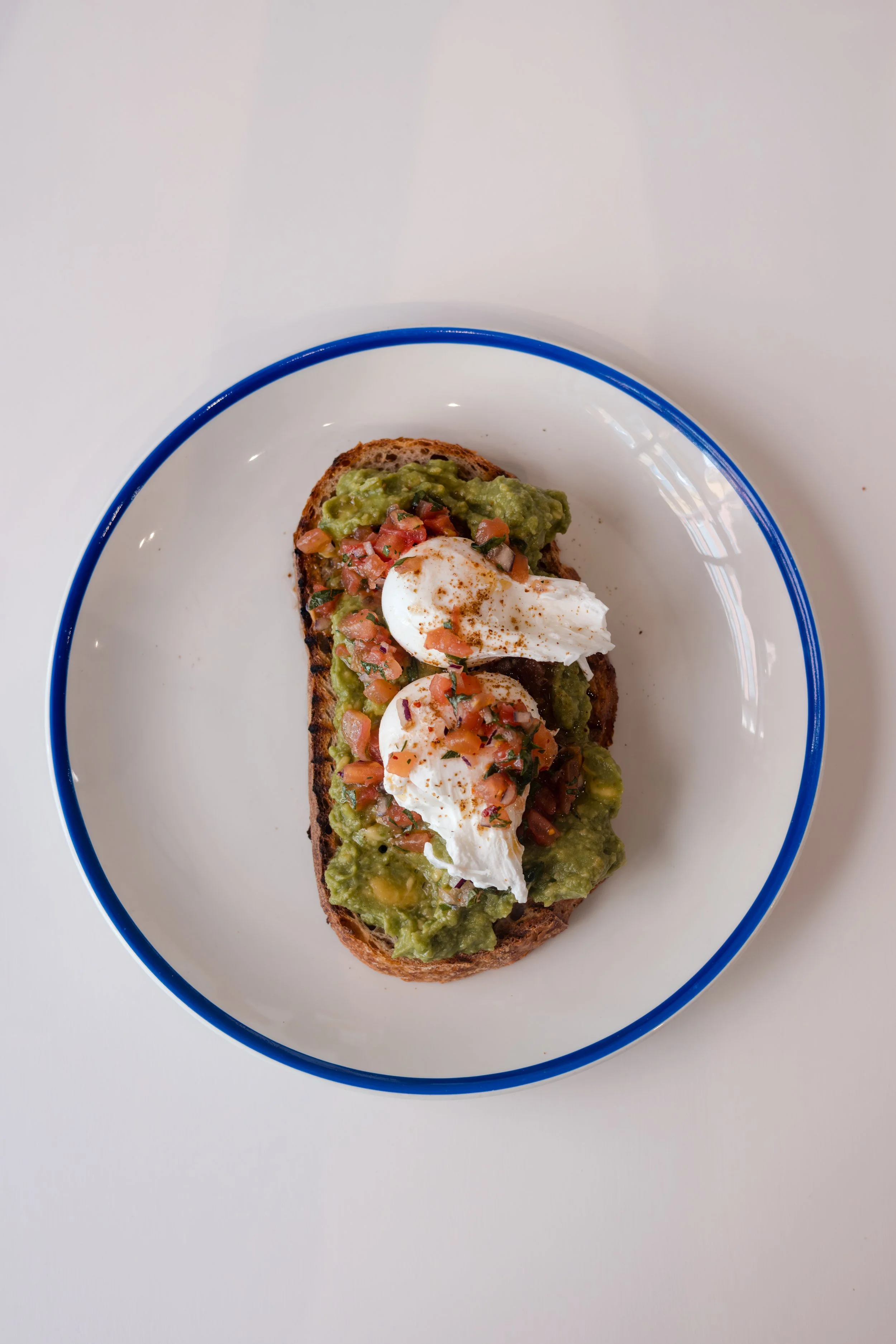 avocado-toast-alicante-brunch-sip-and-wonder