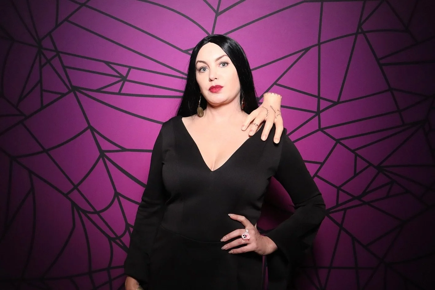 Morticia (and Thing)
•
•
•
#halloween #halloweenparty #halloweencostume #addamsfamily #photobooth