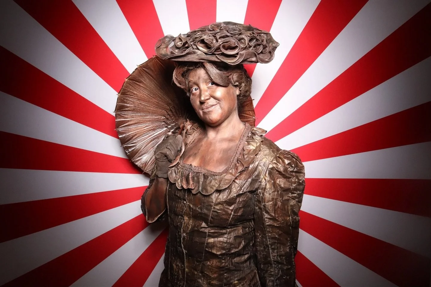 Not a blinker. 
&bull;
&bull;
&bull;
#humanstatue #livingstatue #circusparty #photobooth