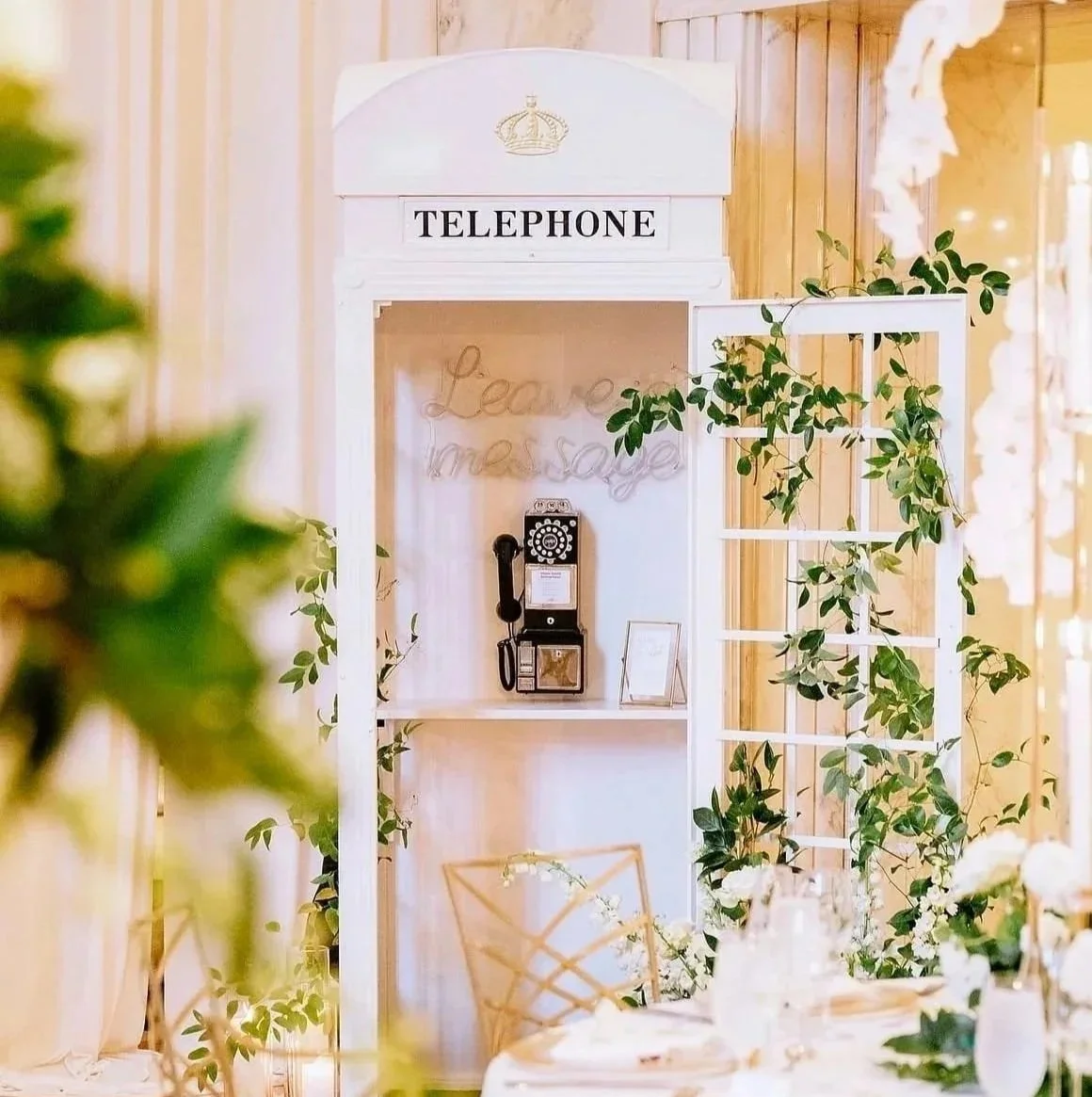 A London-style phonebooth for rent