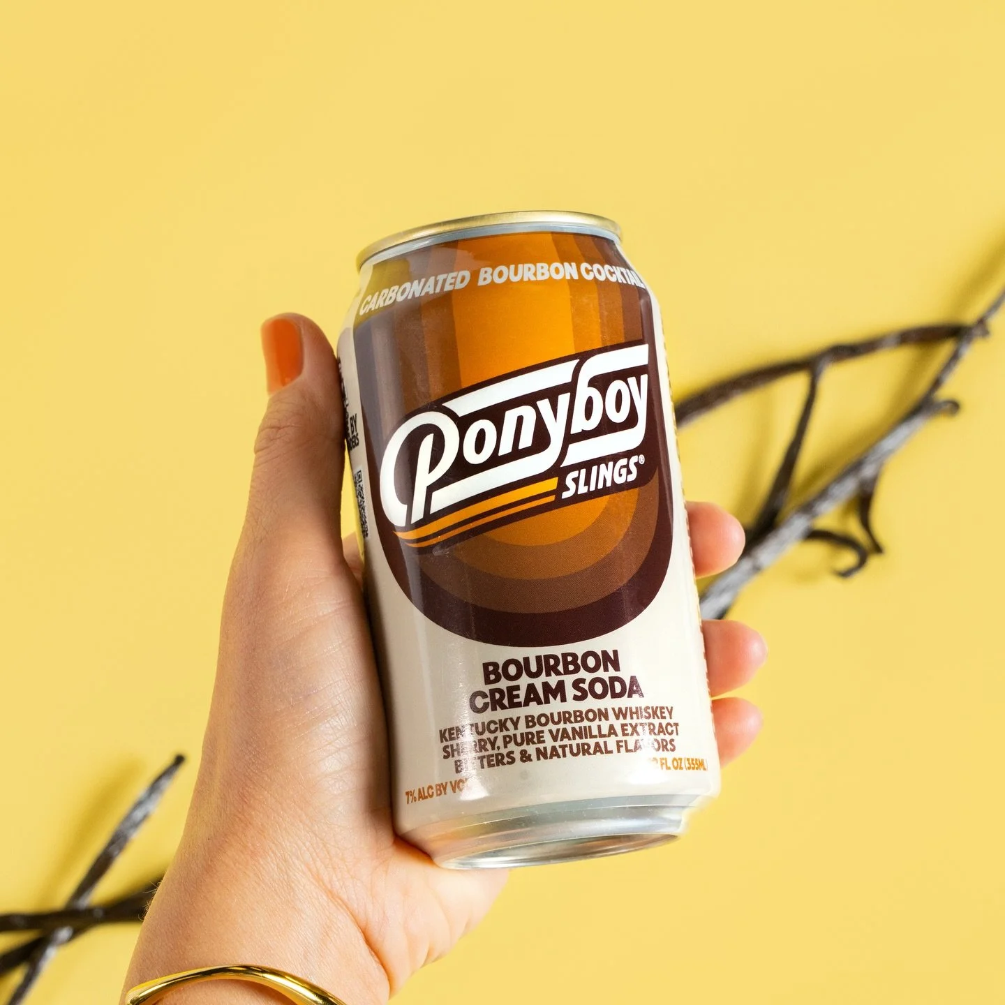 🍨🥃BOURBON CREAM SODA🥃🍨

🍨Real pure vanilla makes this nostalgic soda style cocktail delicious and refreshing! With only 15g of pure cane sugar, it&rsquo;s got that cream soda essence without being a sugar bomb. 

🍔Perfect for cheeseburgers, hot