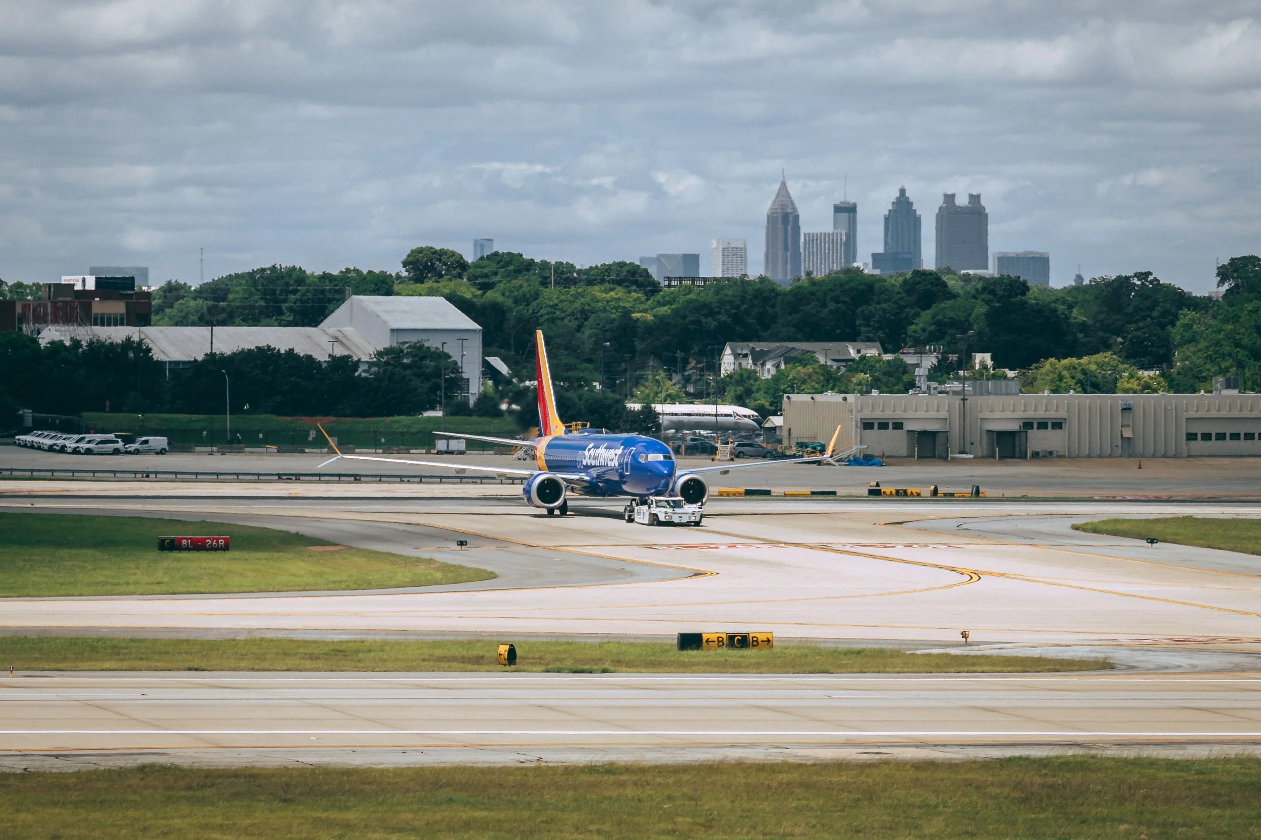 Southwest Airlines taxiing at ATL airport_JawaviFilms.jpg