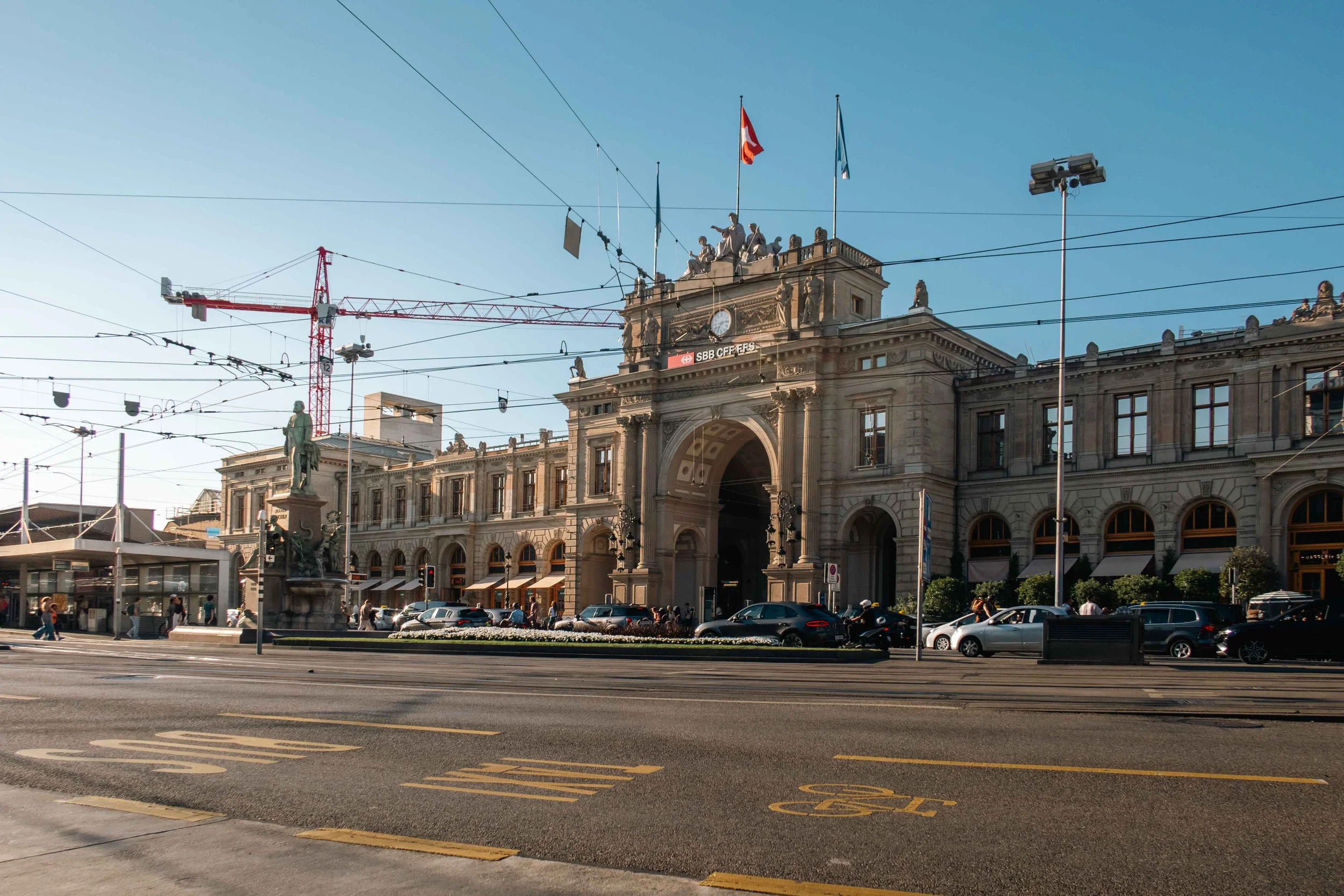 Zürich Hauptbahnhof Train Station