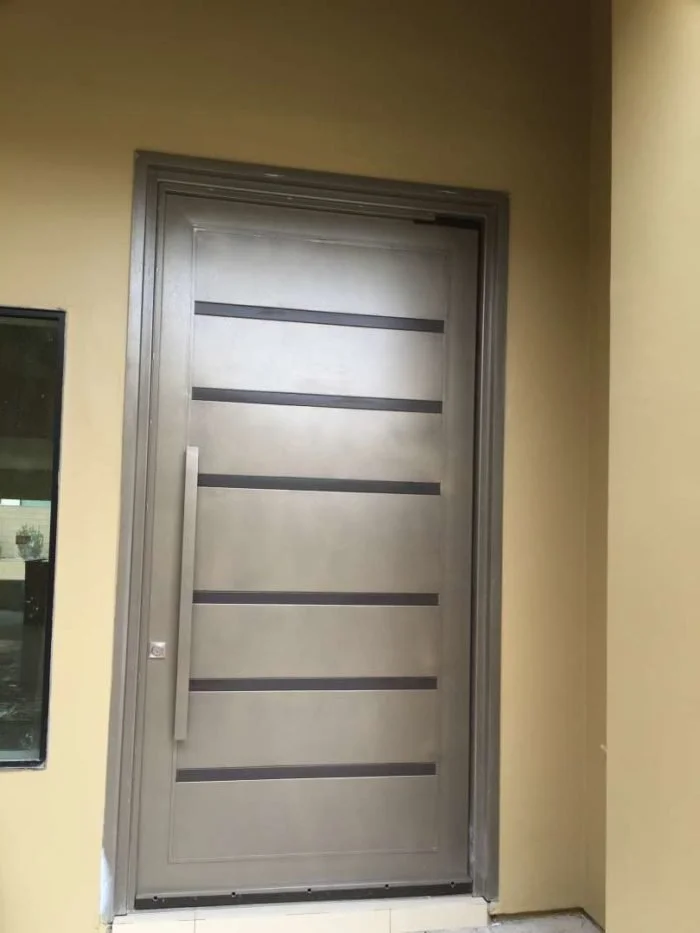 ENTRY-GATES-24-e1503434583316-700x933.jpg