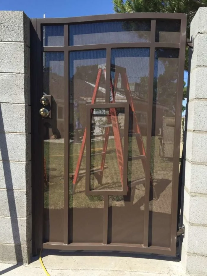 40-INCHES-GATES-30-e1503435470212-700x933.jpg