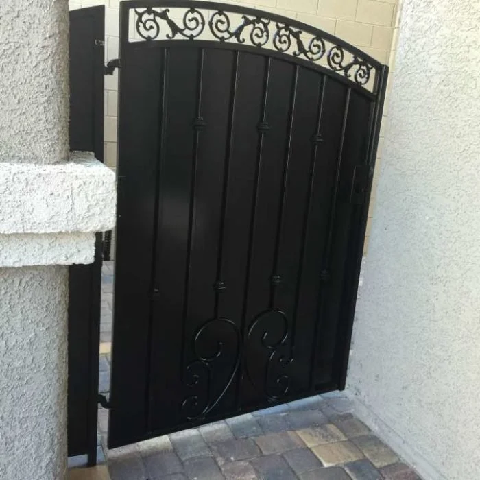 40-INCHES-GATES-23-e1503435547964-700x700.jpg