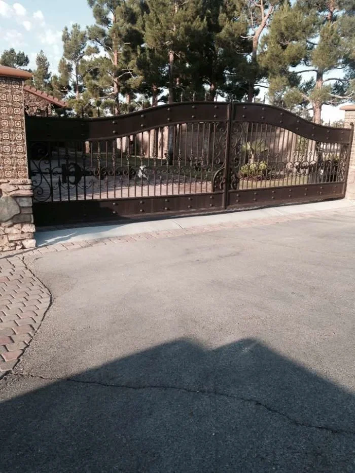 DOUBLE-GATES-3-700x933.jpg