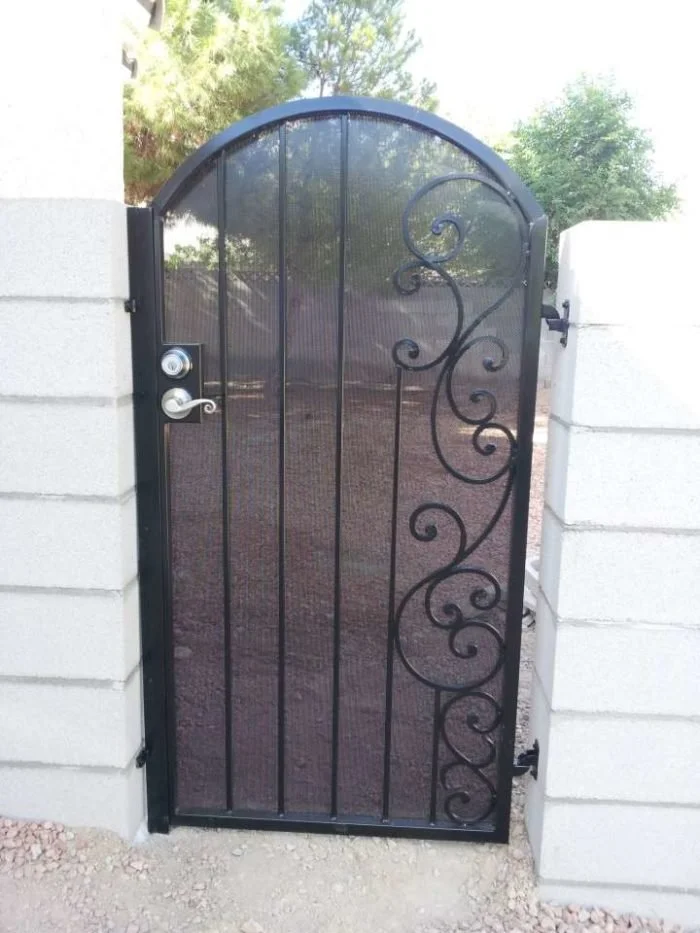 40-INCHES-GATES-19-700x933.jpg