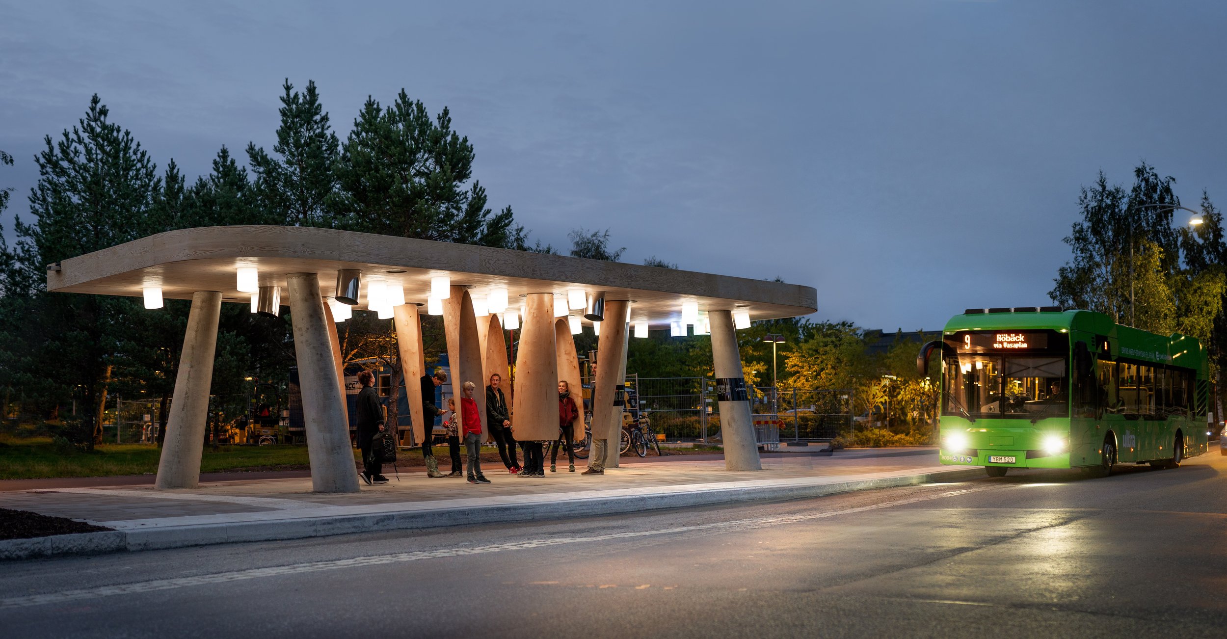 1 - the smart station senses when a bus is on approach.jpg