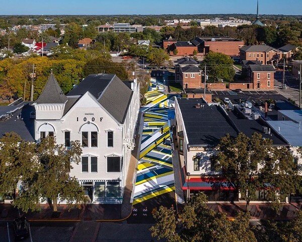 The amazing @hadleyfruits capturing our work in progress for the #6thstreetartsalley from up above!! Thanks so much to the students from @iu_architecture and @iuartanddesign , as well as the many community volunteers who came out to help over the wee