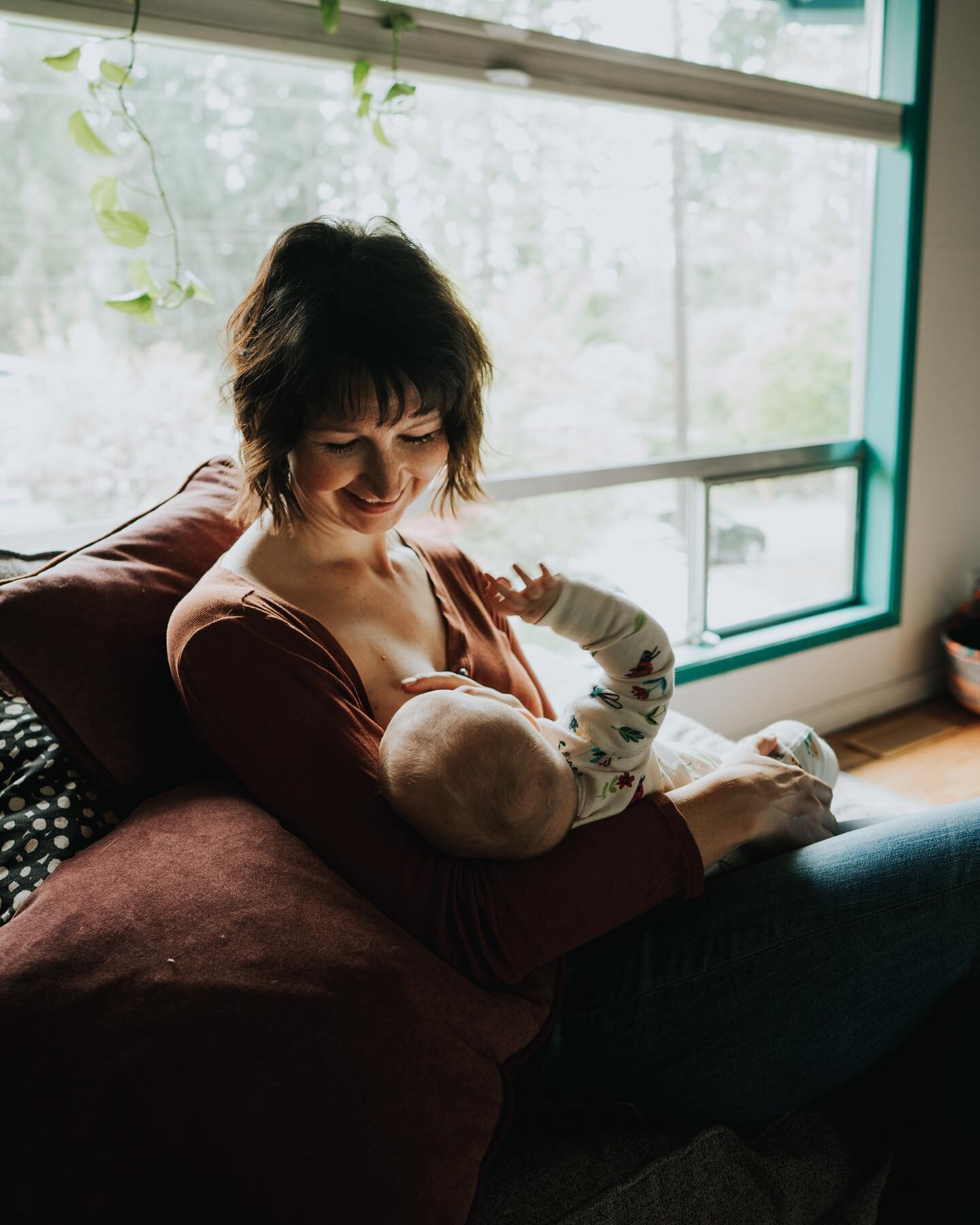 Nursing and feeding your babies is one of the most beautiful things to witness. The tiny hands reaching for you, the eye contact and connection&hellip; give me heart eyes every time. Feeding your baby takes hours each day and you repeat this process 