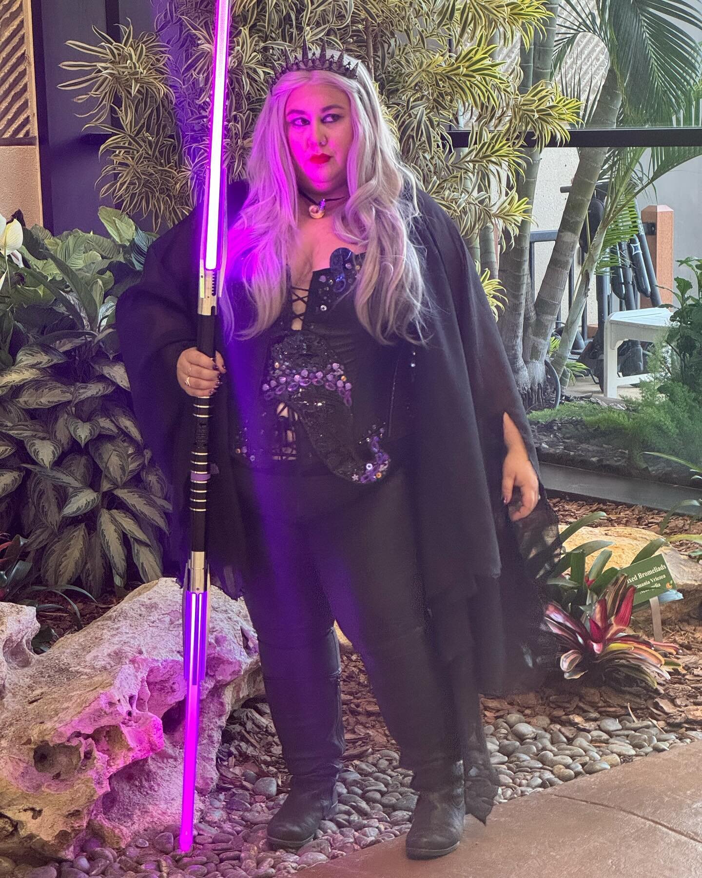 Incredibly excited to debut my Sith Ursula at @megaconorlando. It was a great afternoon seeing so many friends, meeting @rachel.maksy, and having a photoshoot with @getlizziwithit. Having a successful costume to start off 2024 has put me in such a cr