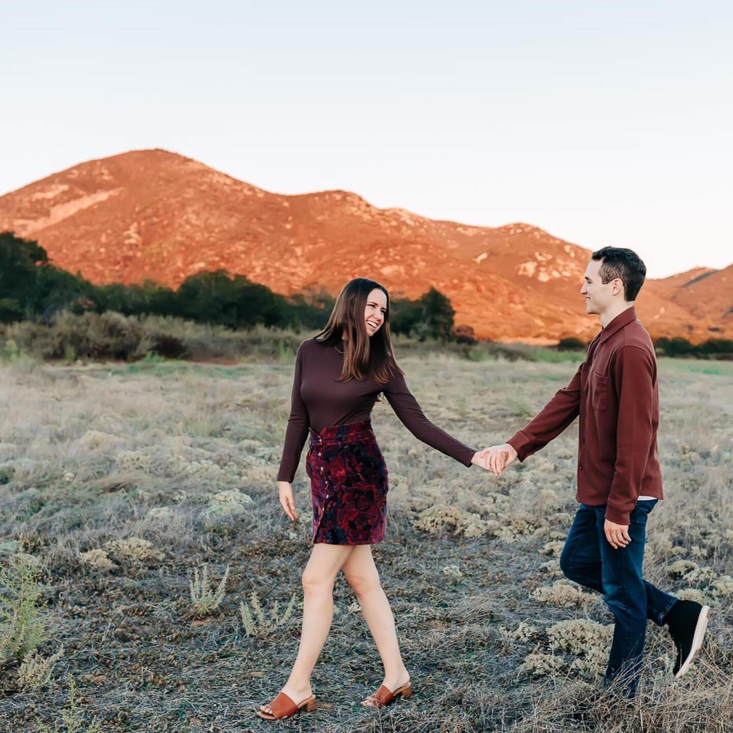 Hannah + Andrew 😍❤️ I can&rsquo;t wait to capture this beautiful couple&rsquo;s wedding in the spring. 

Welcome to our #LifestylePhotographyLoop

We are a group of photographers who all have different editing styles, but we share one thing in commo