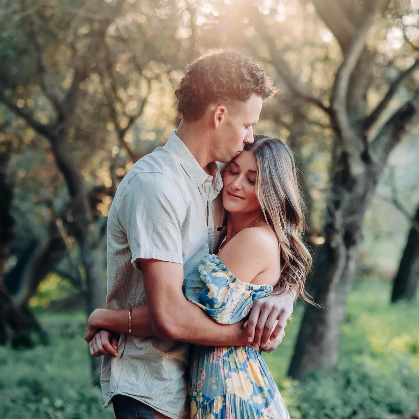 When your client&rsquo;s friends own a 3-acre farm&hellip; 😍

Sharing this enchanting engagement session on the day that honors love feels truly special. 💍💖 #HappyValentinesDay @twincreeksfarm.ca